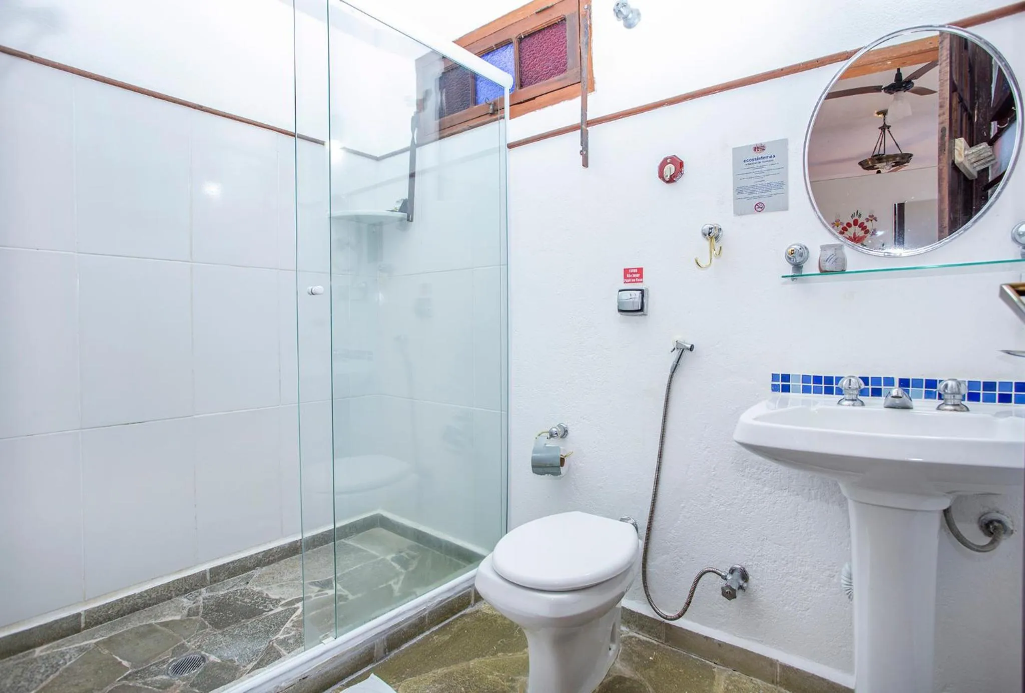 Shower in Pousada Recanto da Villa