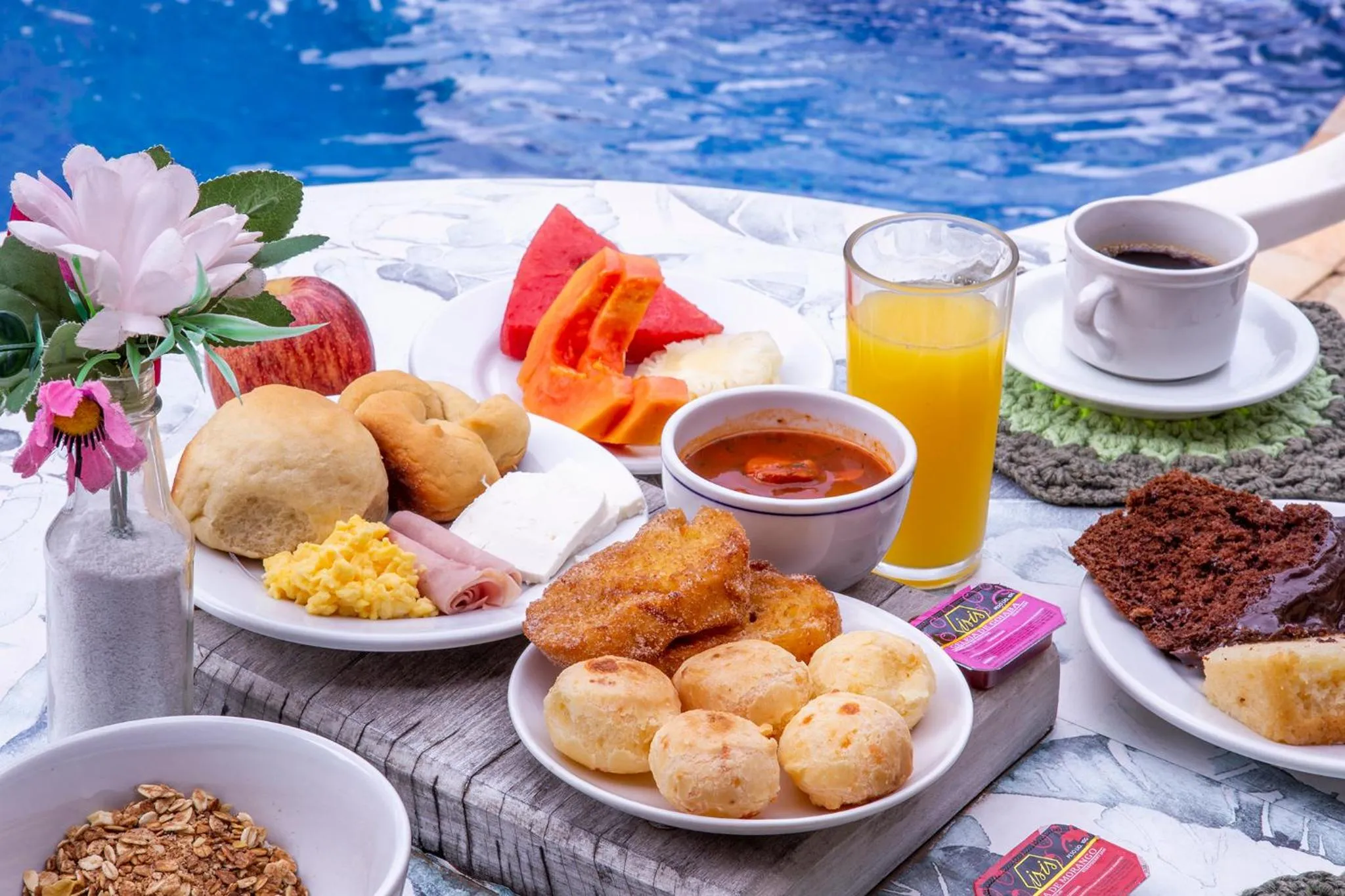 Breakfast in Pousada Recanto da Villa