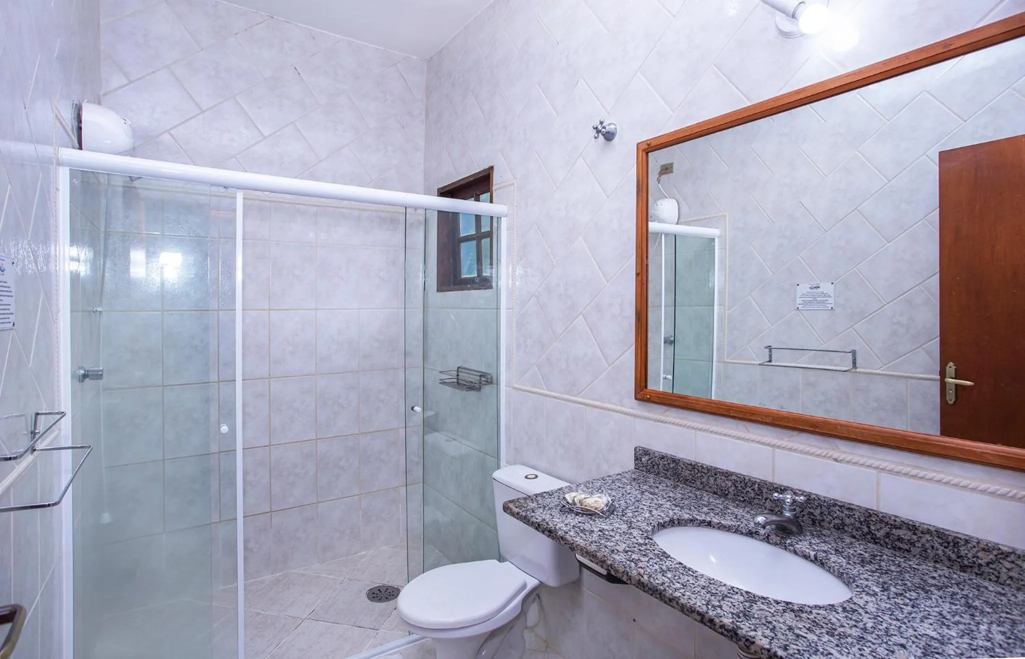 Shower in Hotel Alemão Beach de Ilhabela