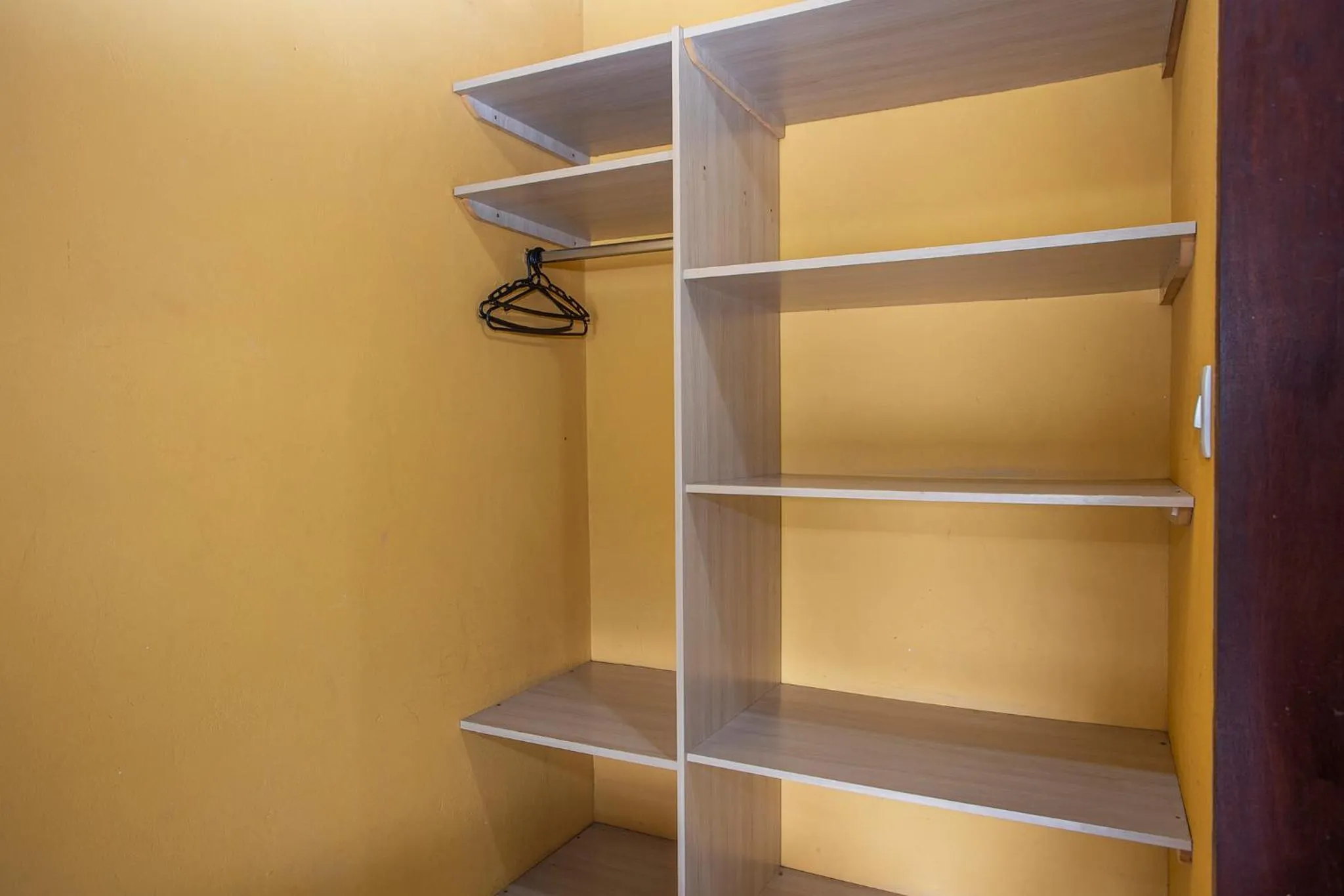 wardrobe in Hotel Alemão Beach de Ilhabela