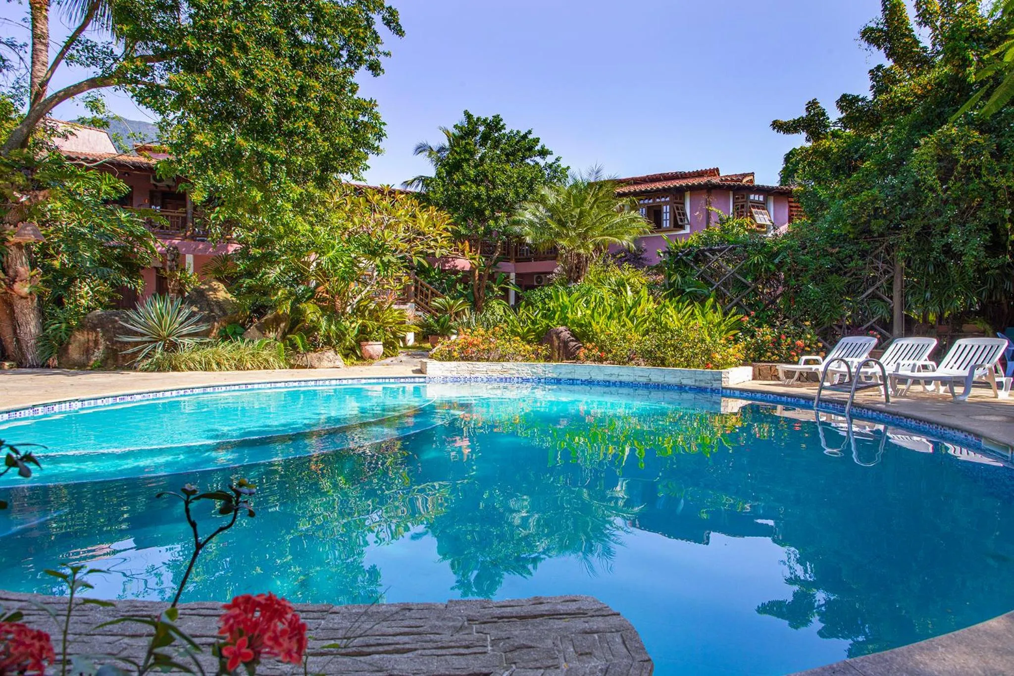 Swimming pool in Hotel Alemão Beach de Ilhabela