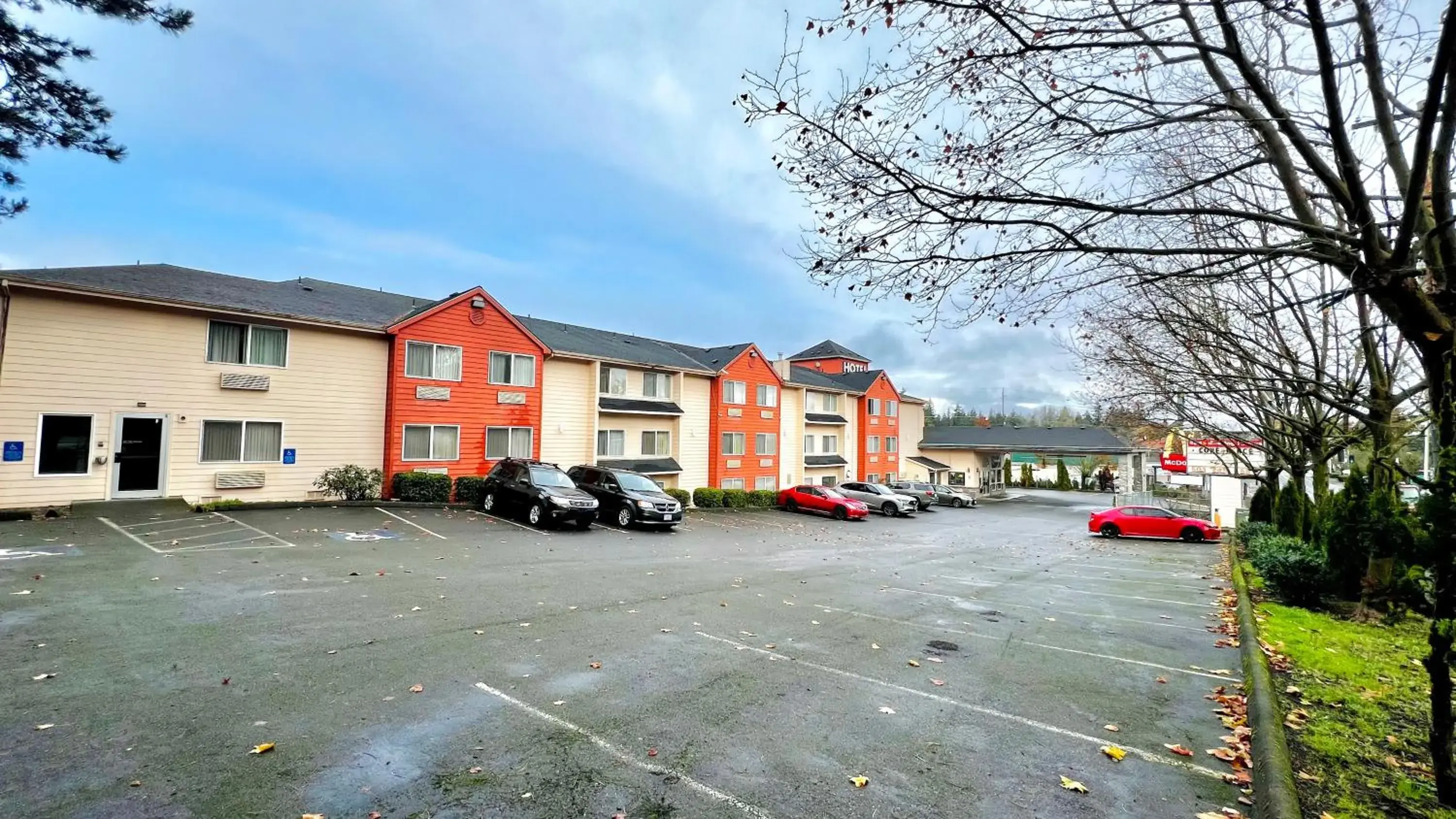 Property building in Suites Portland OR- I-5 OHSU Property building in Suites Portland OR- I-5 OHSU