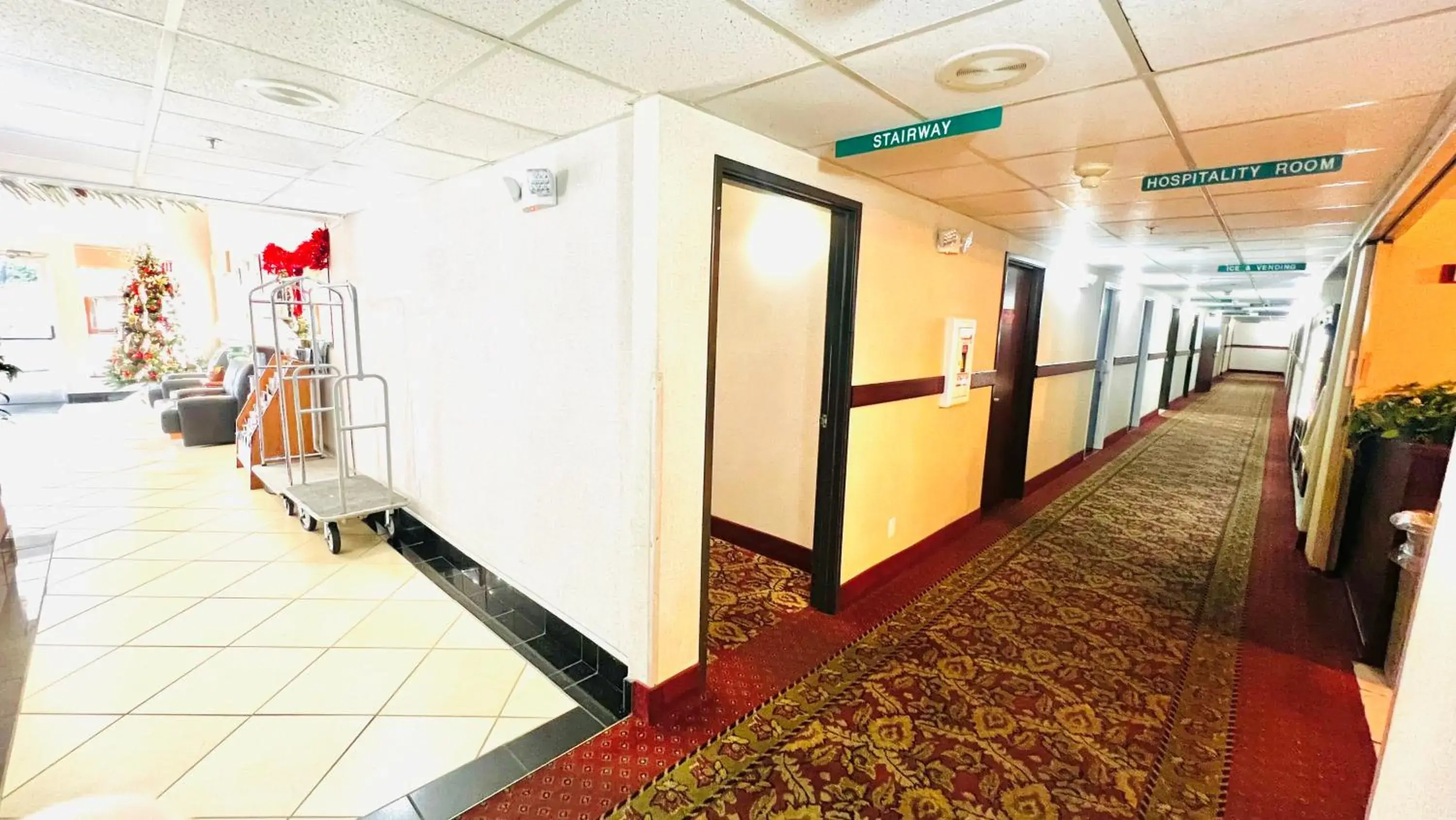 Property building in Suites Portland OR- I-5 OHSU Property building in Suites Portland OR- I-5 OHSU