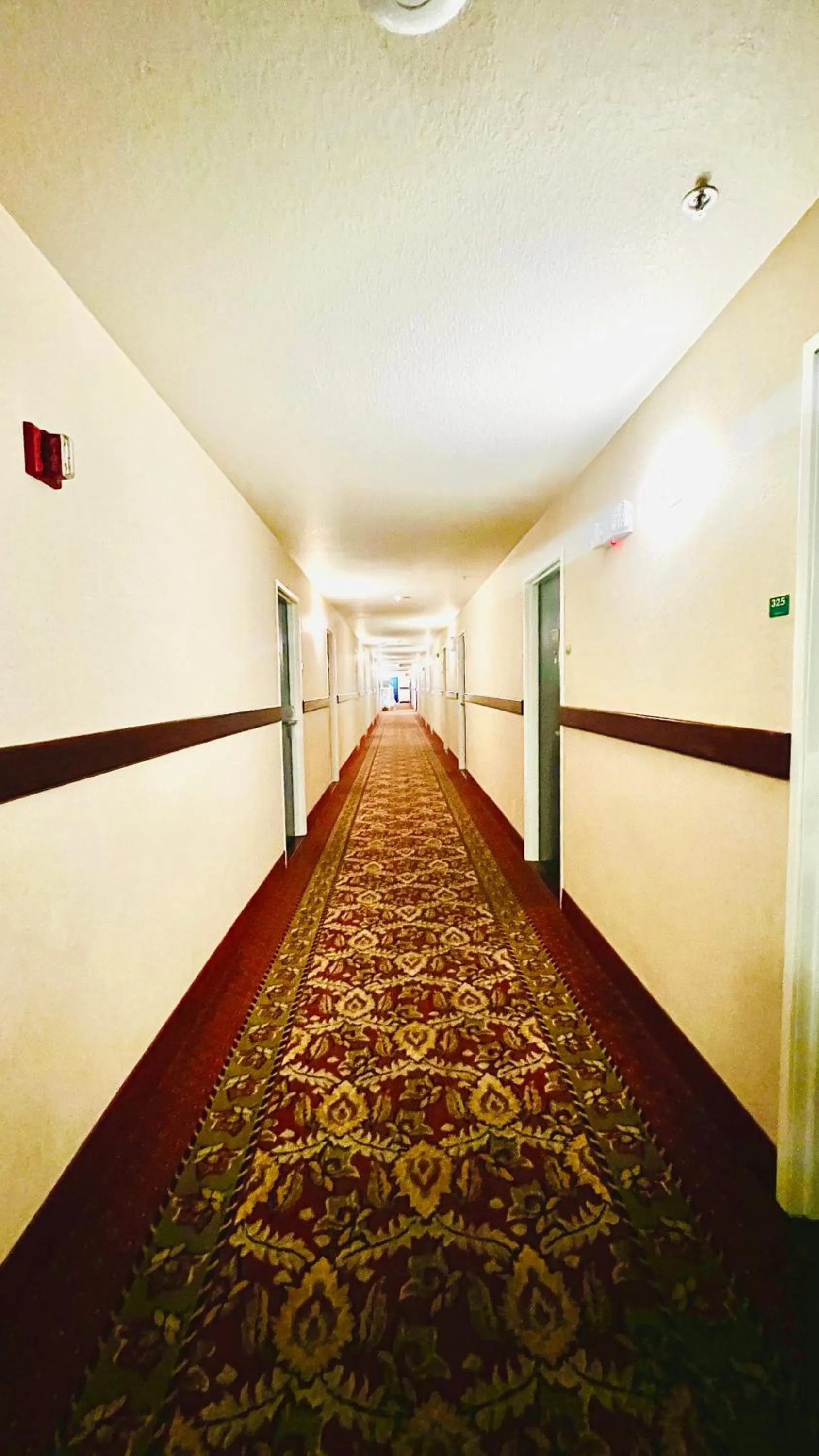 Property building in Suites Portland OR- I-5 OHSU