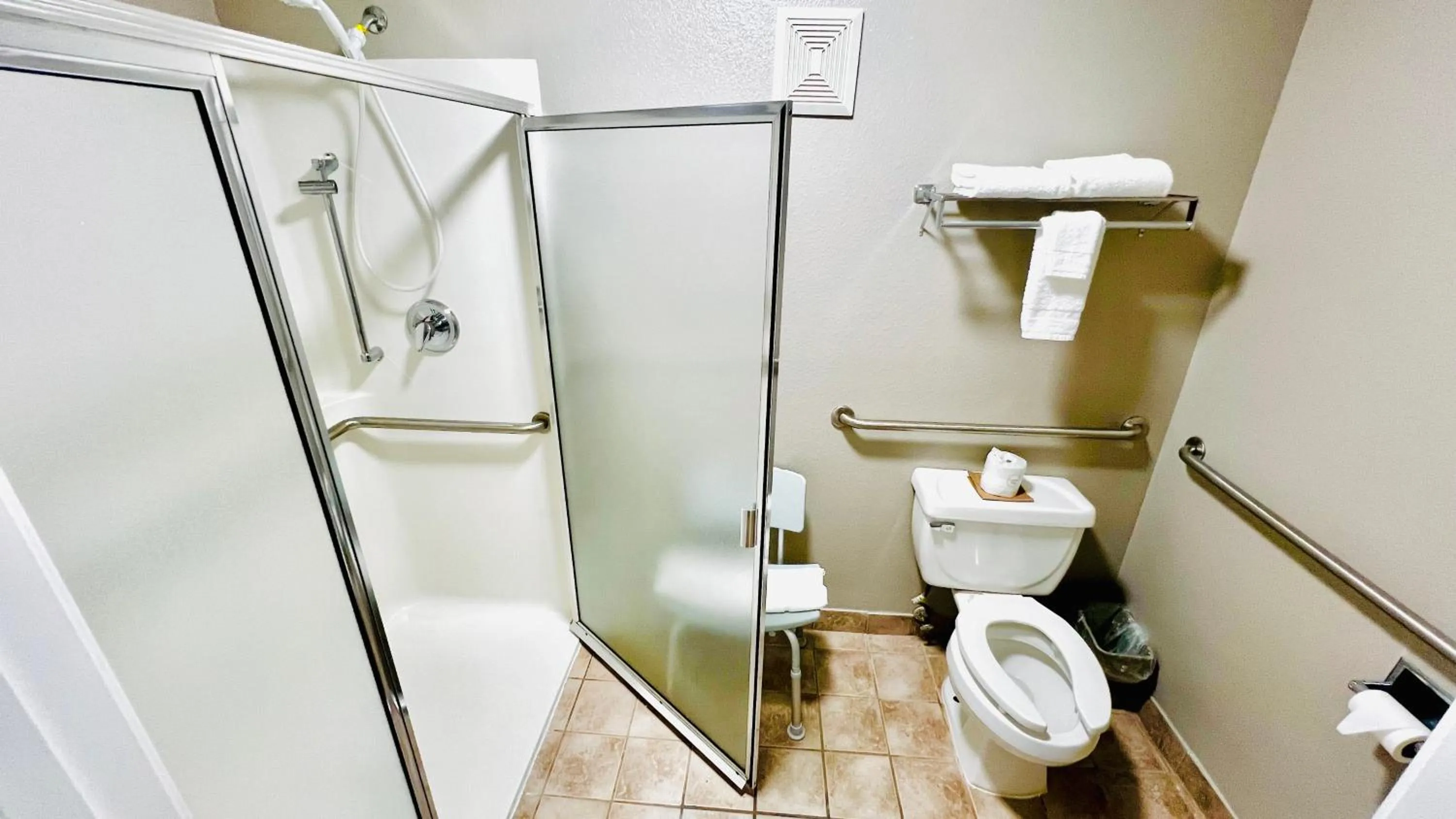 Bathroom in Suites Portland OR- I-5 OHSU