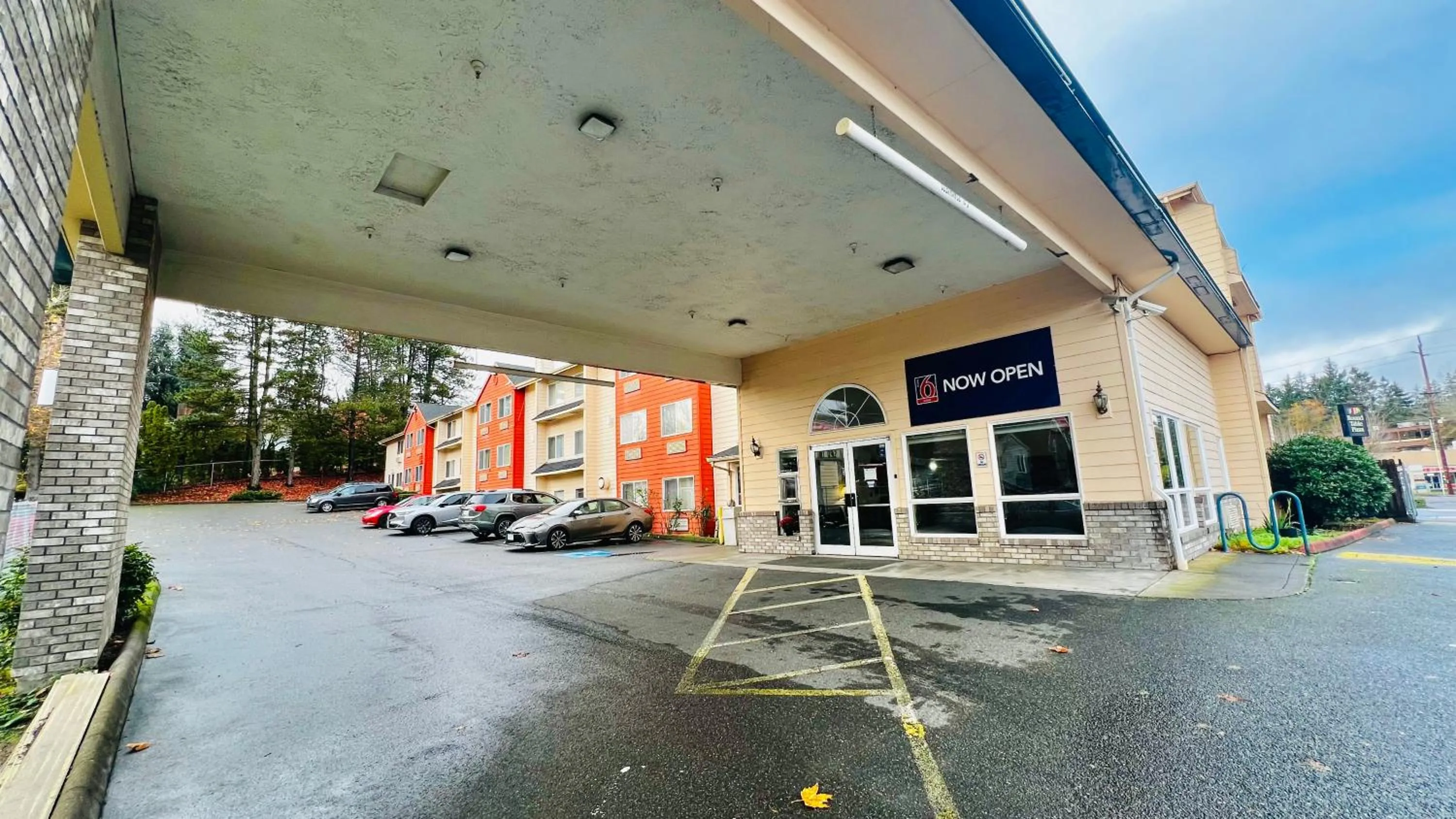 Property building in Suites Portland OR- I-5 OHSU