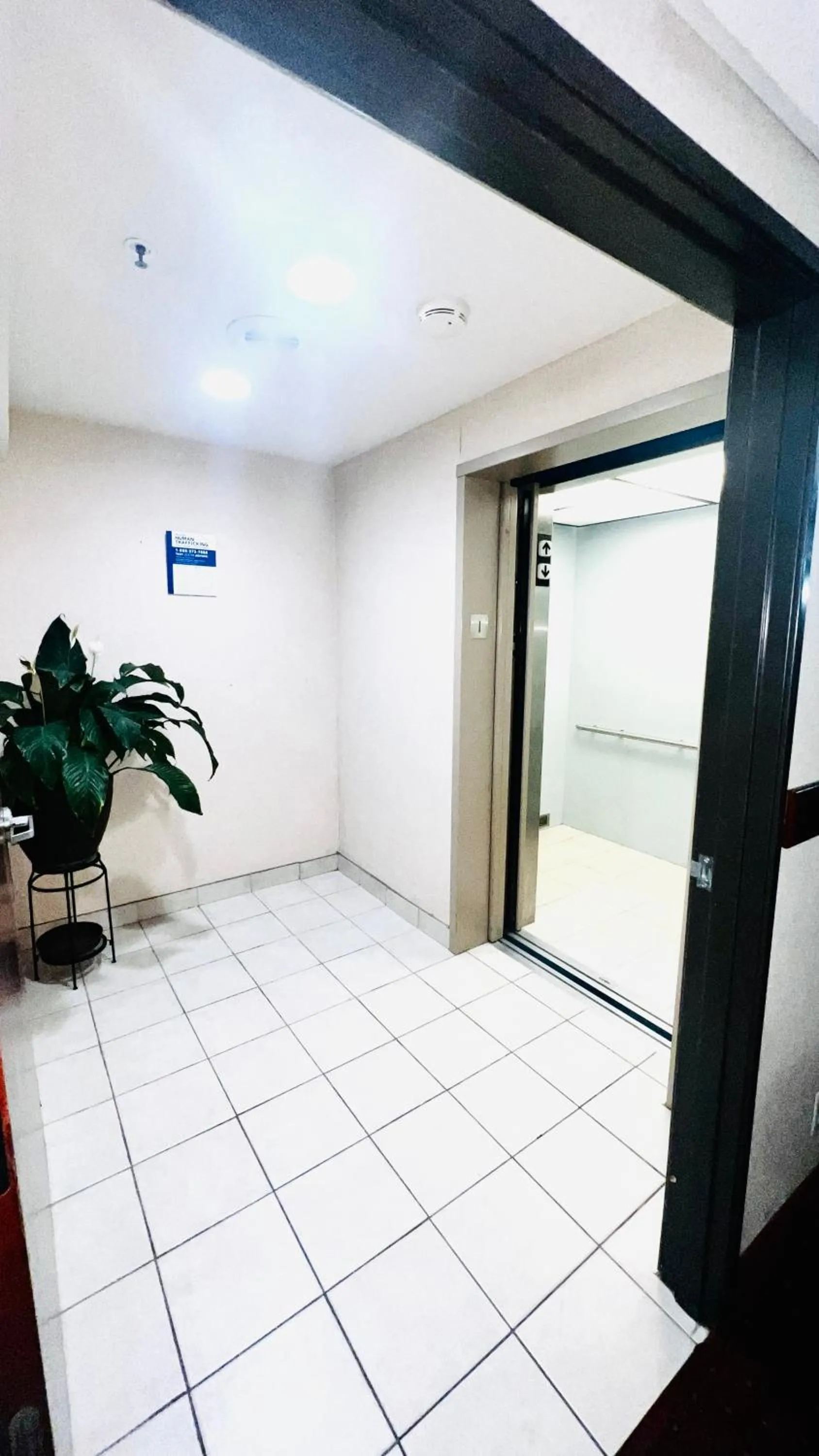 Property building in Suites Portland OR- I-5 OHSU