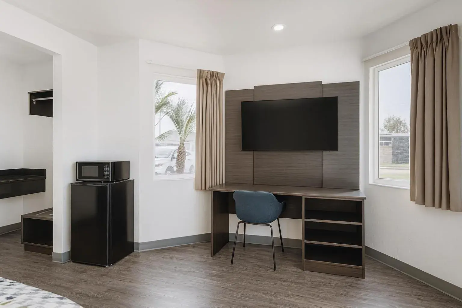 Bedroom, Bed in Motel 6-Westminster, CA - North Bedroom, Bed in Motel 6-Westminster, CA - North