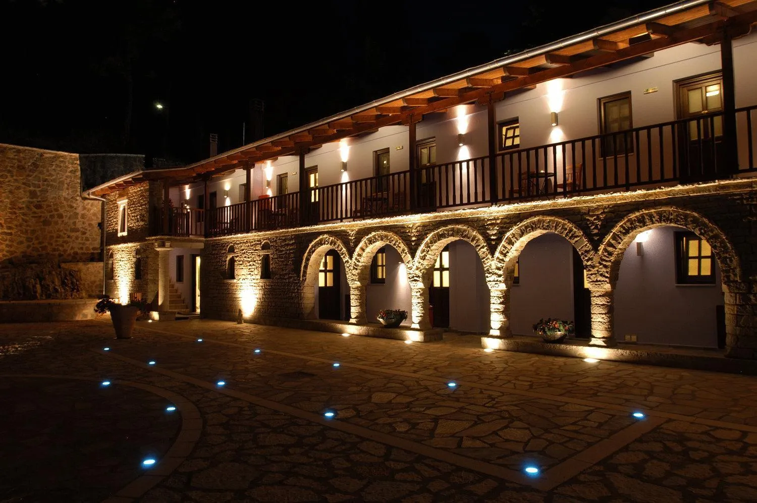 Facade/entrance in Frontzu Politia