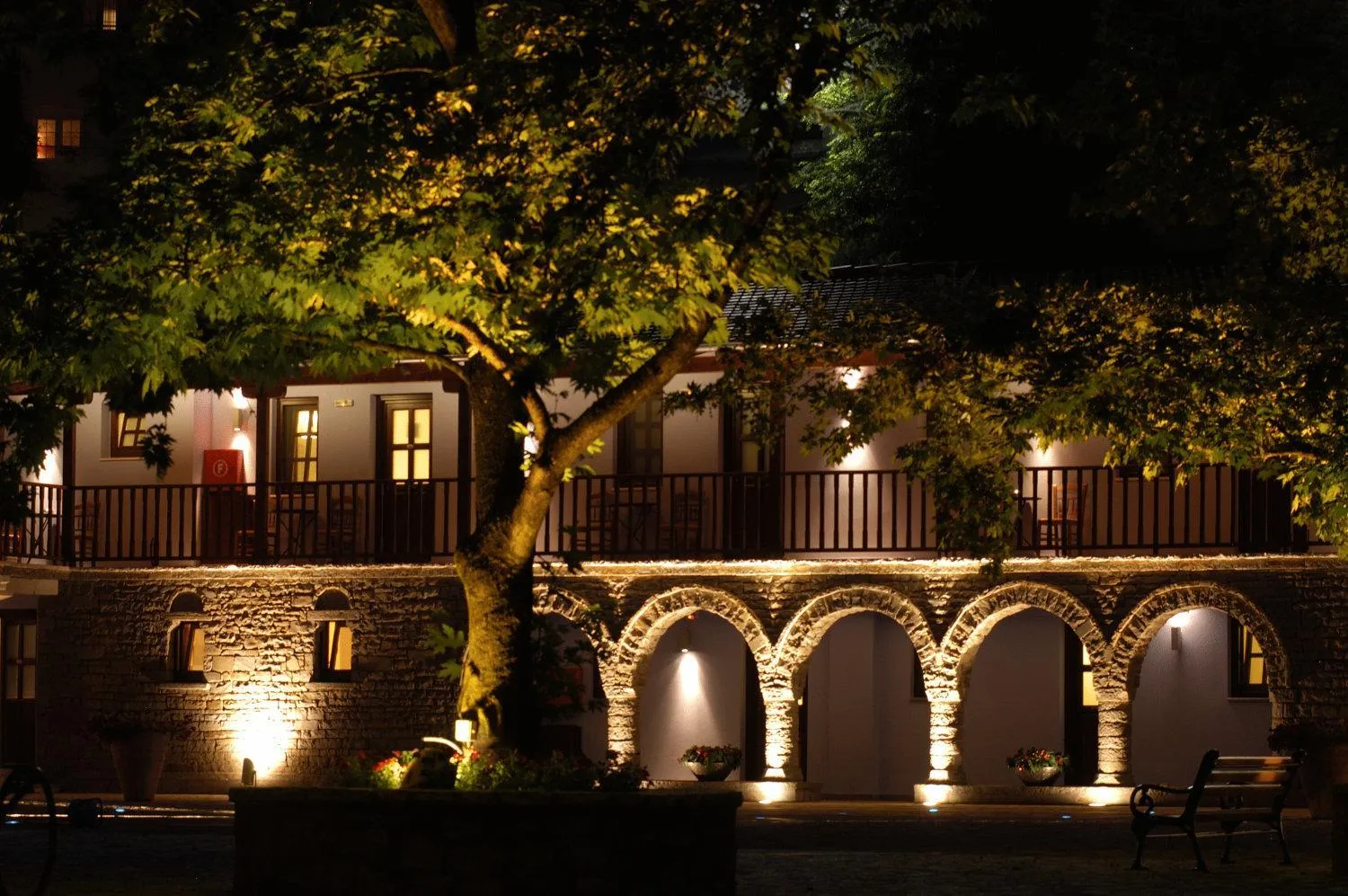 Property building in Frontzu Politia