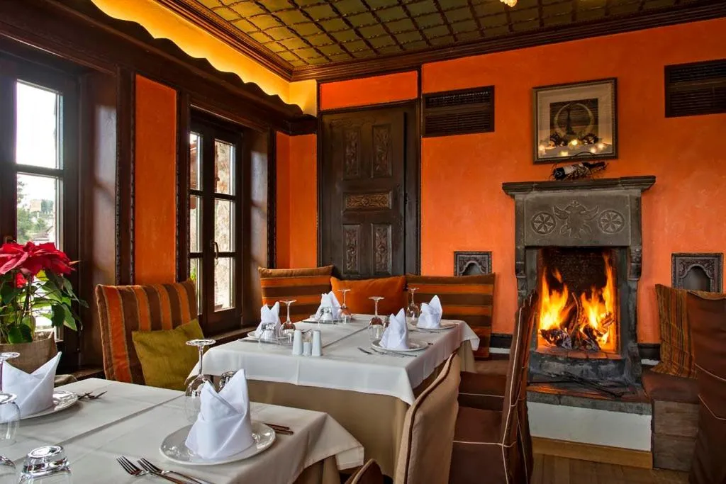 Restaurant/places to eat in Frontzu Politia