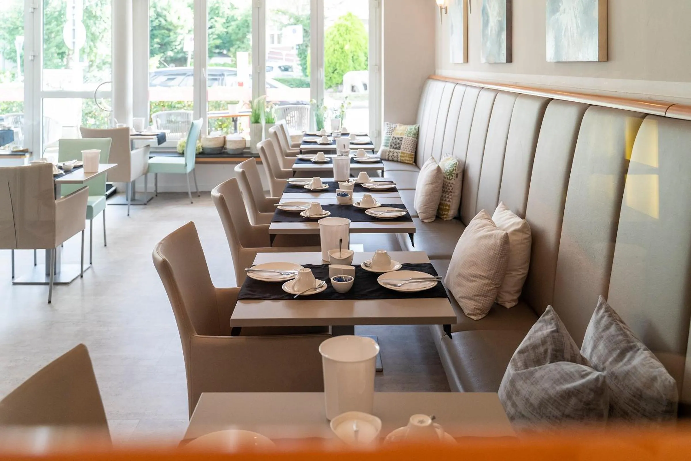 Breakfast in Boardinghouse by M&K