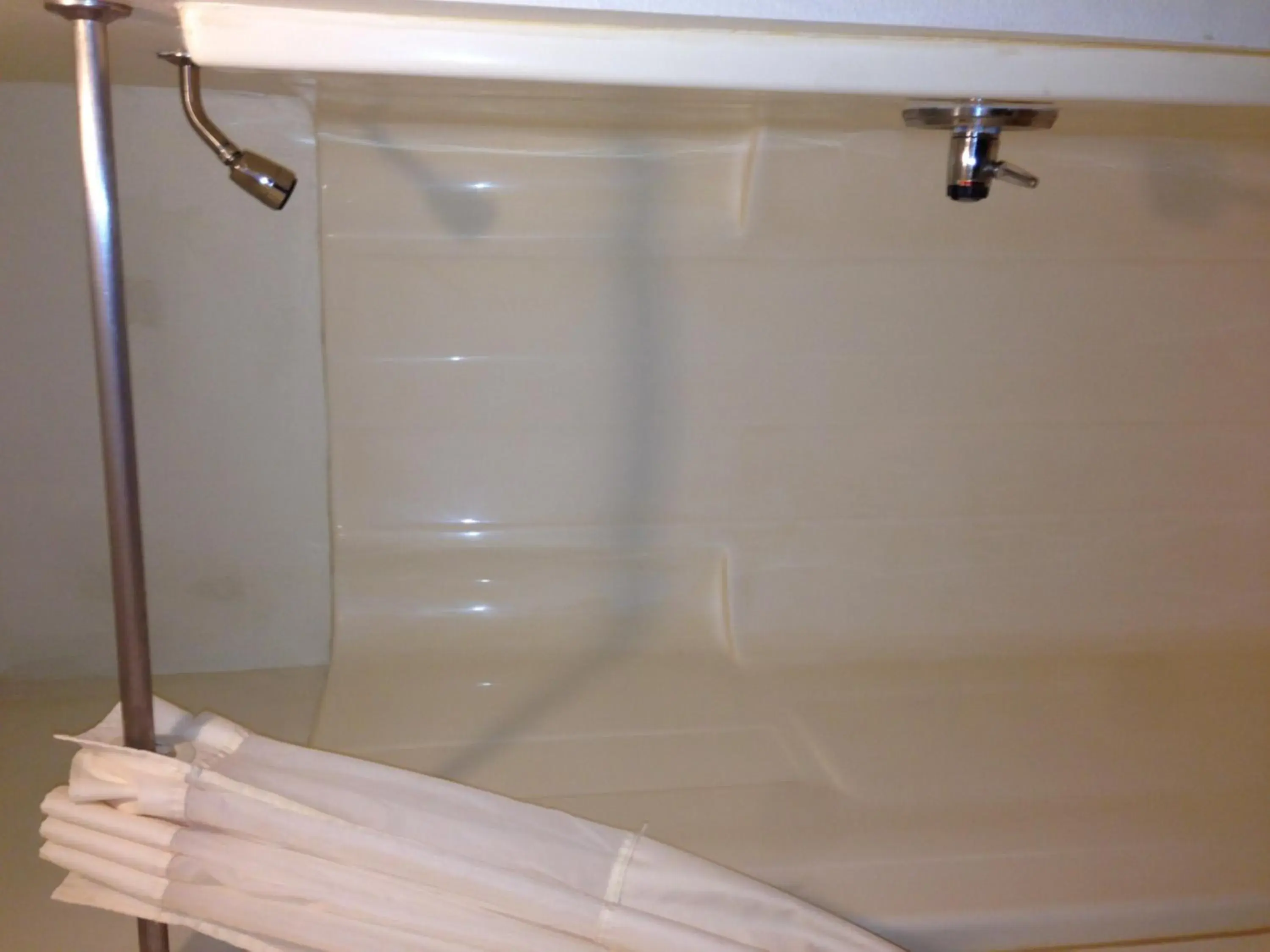 Bathroom in Bay City Inn Bathroom in Bay City Inn