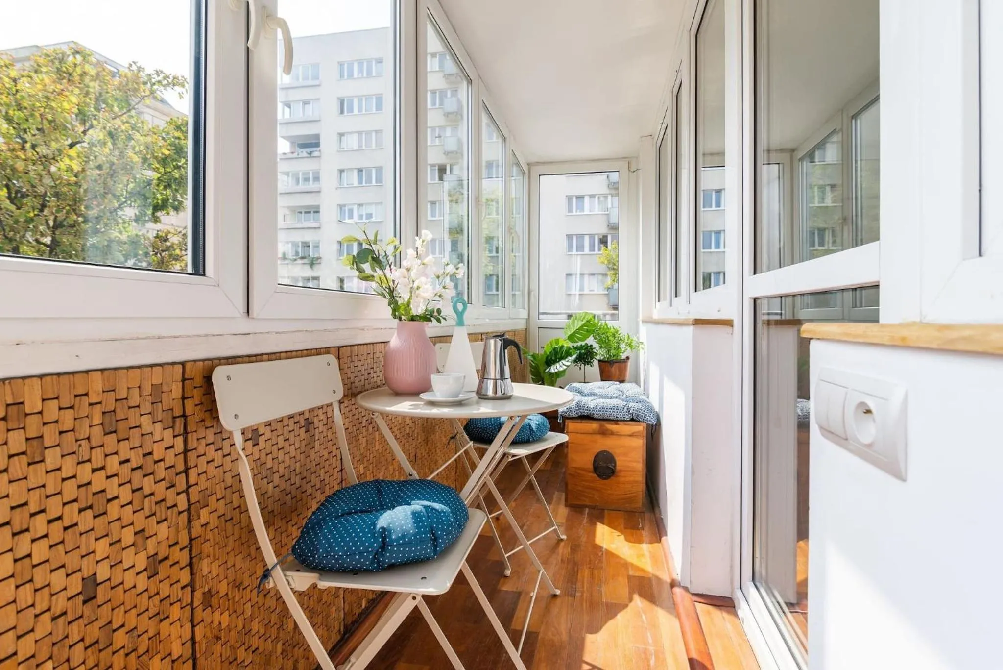 Warm & Family Friendly Apartment with Balcony by Noclegi Renters