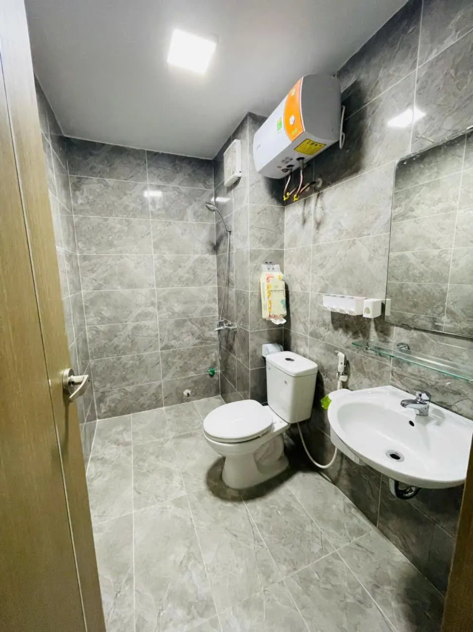 Toilet in Vu Gia Khanh Apartment