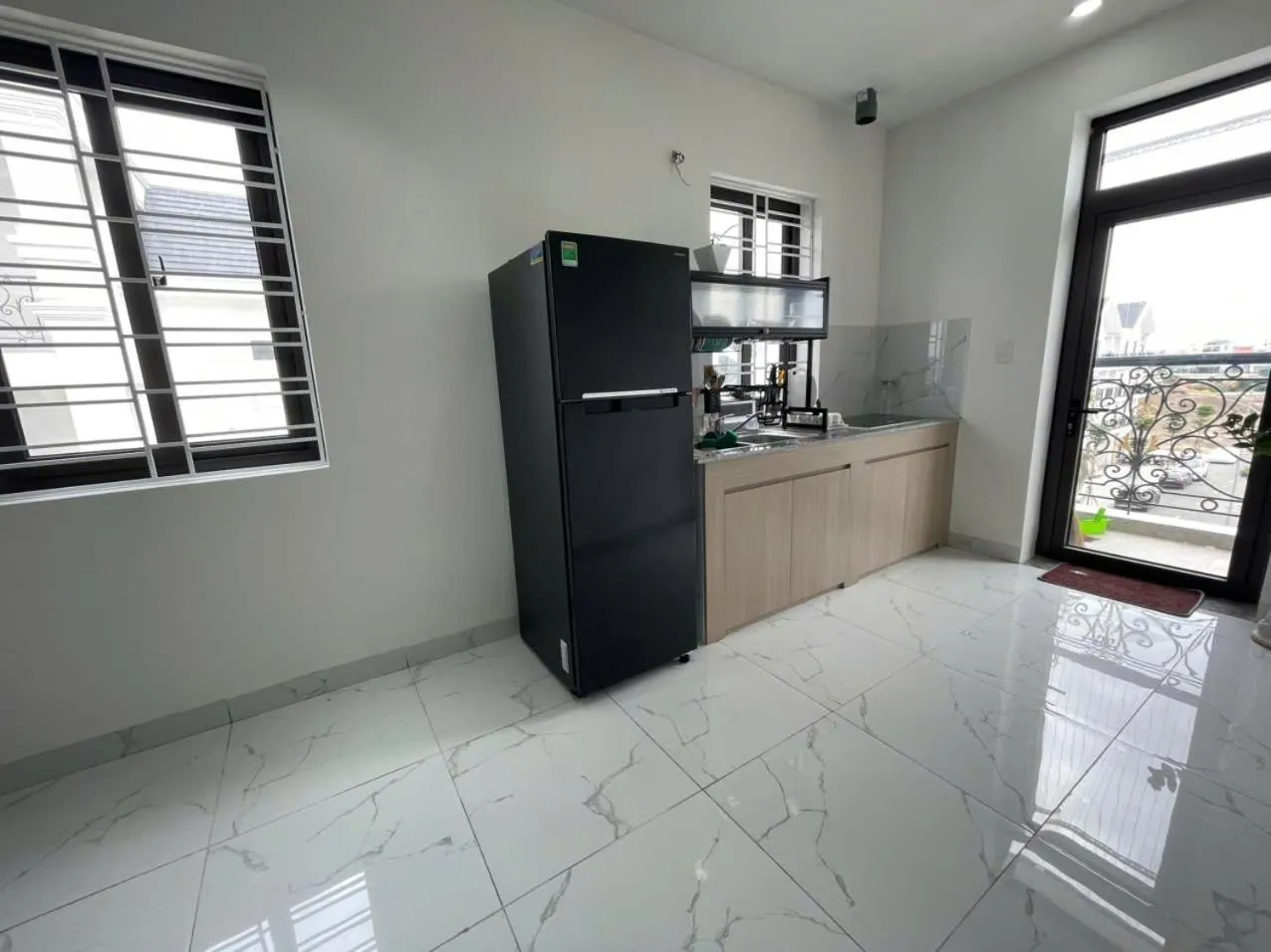 Communal kitchen in Vu Gia Khanh Apartment