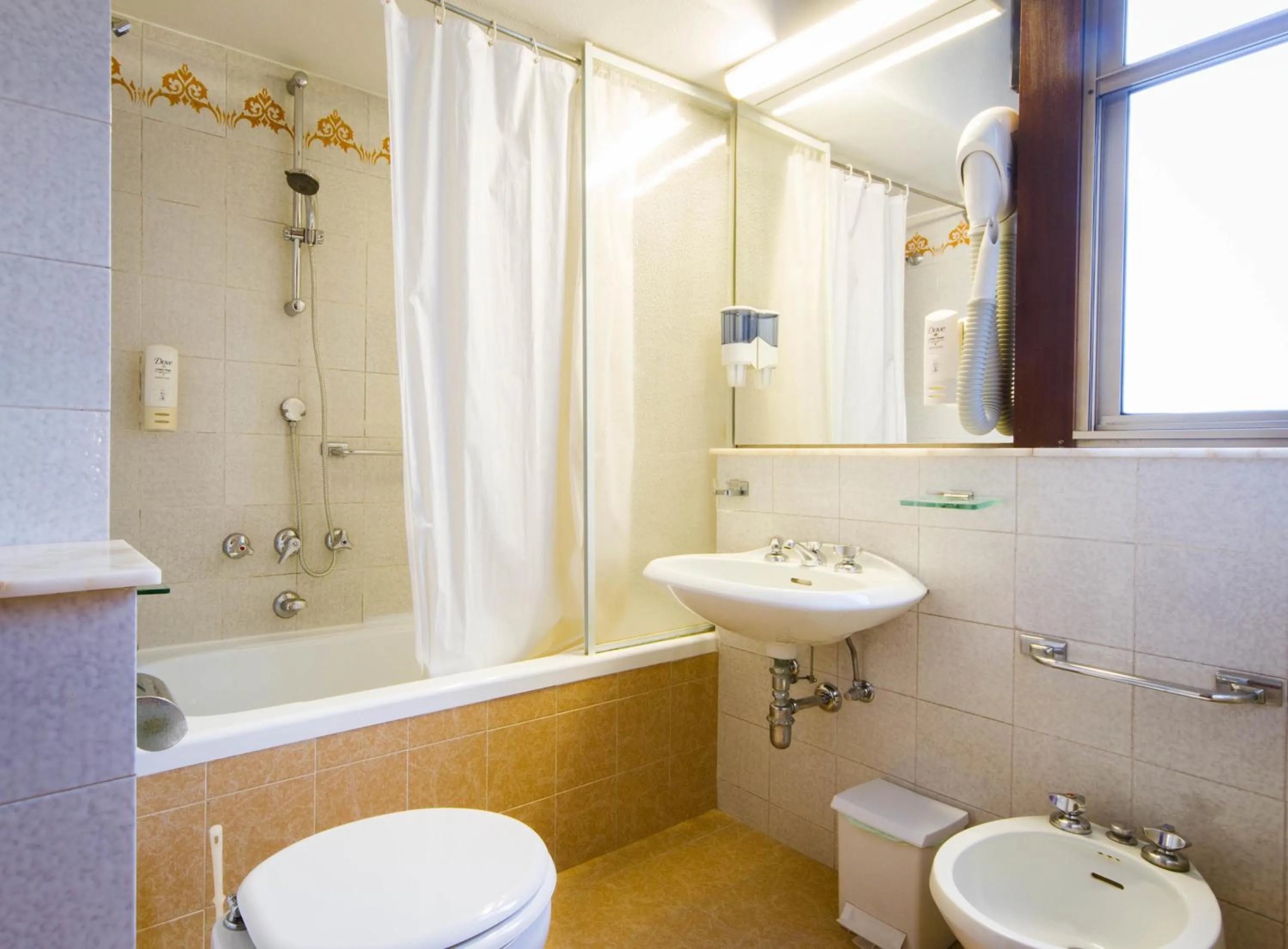 Bathroom in Hotel Reale
