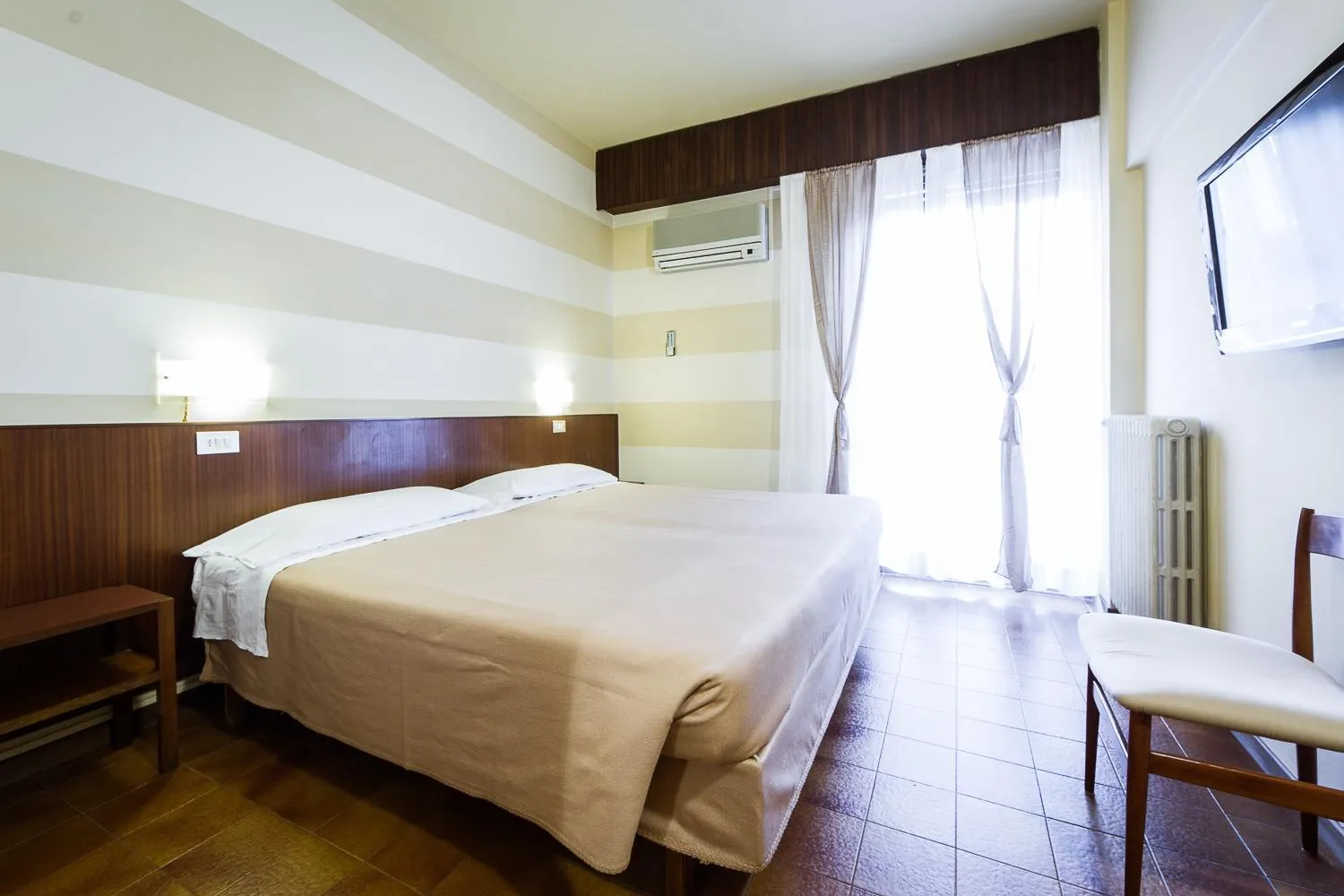 Photo of the whole room, Bed in Hotel Reale