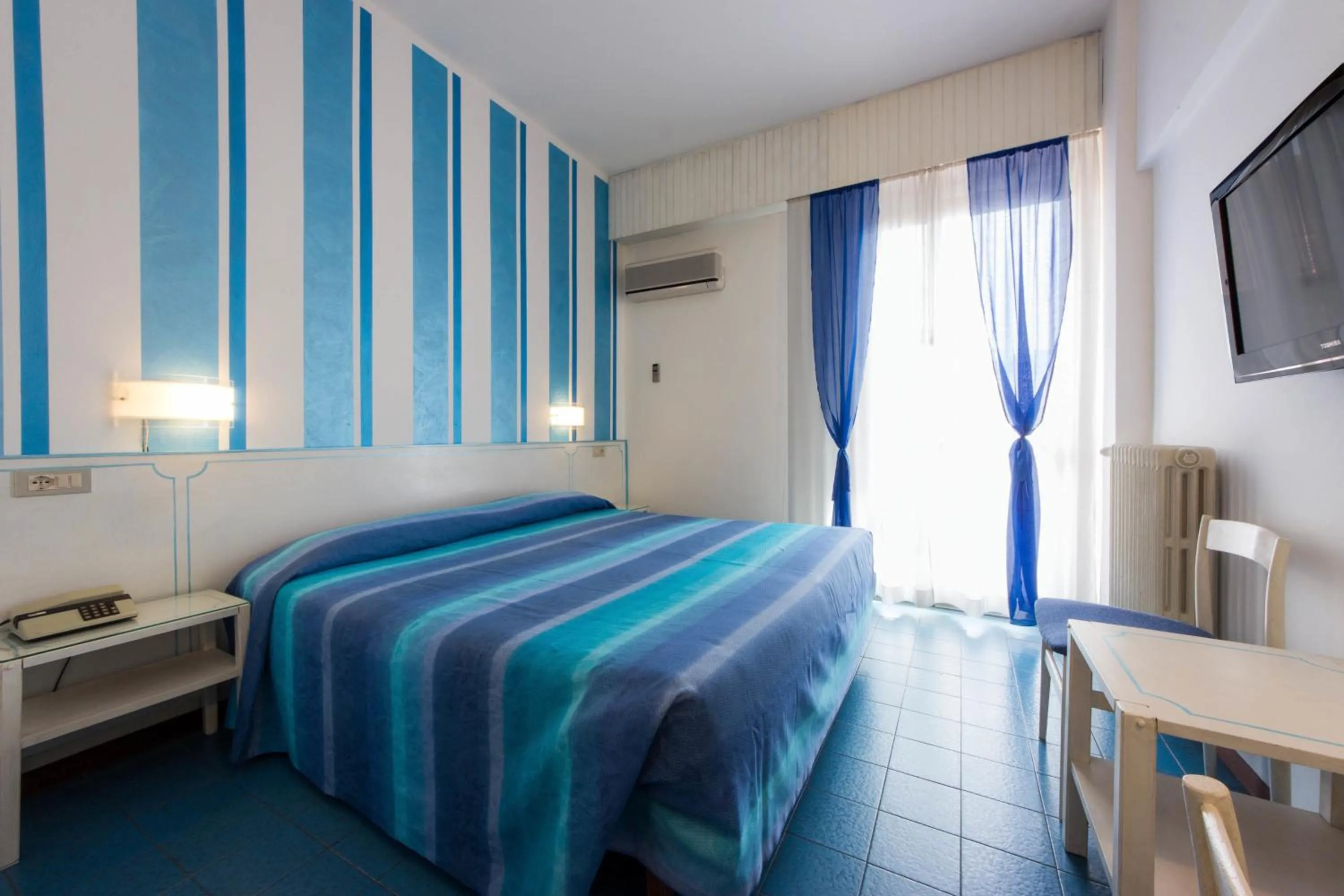 Photo of the whole room, Bed in Hotel Reale