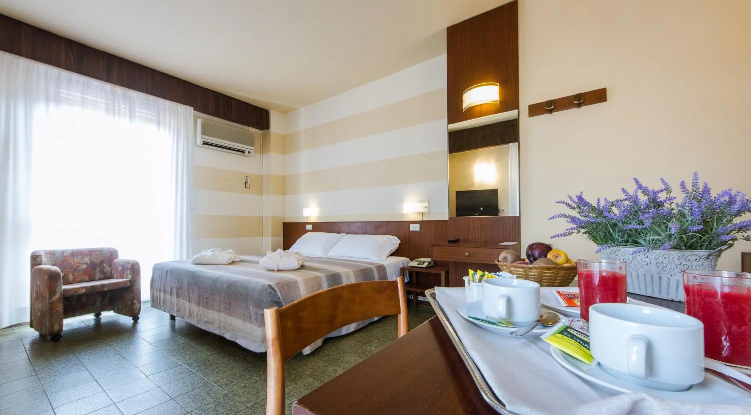 Photo of the whole room, Bed in Hotel Reale