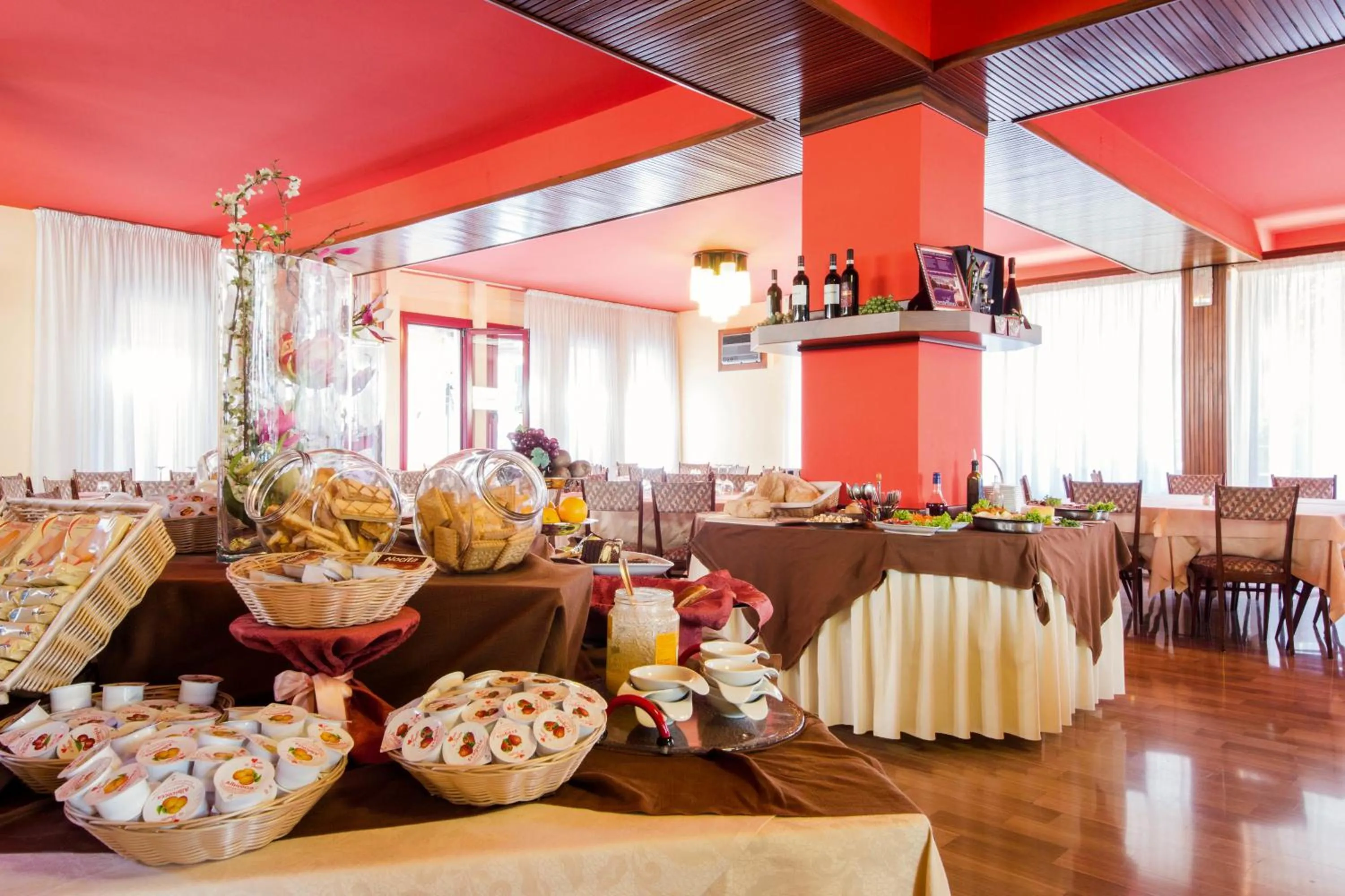 Restaurant/places to eat in Hotel Reale