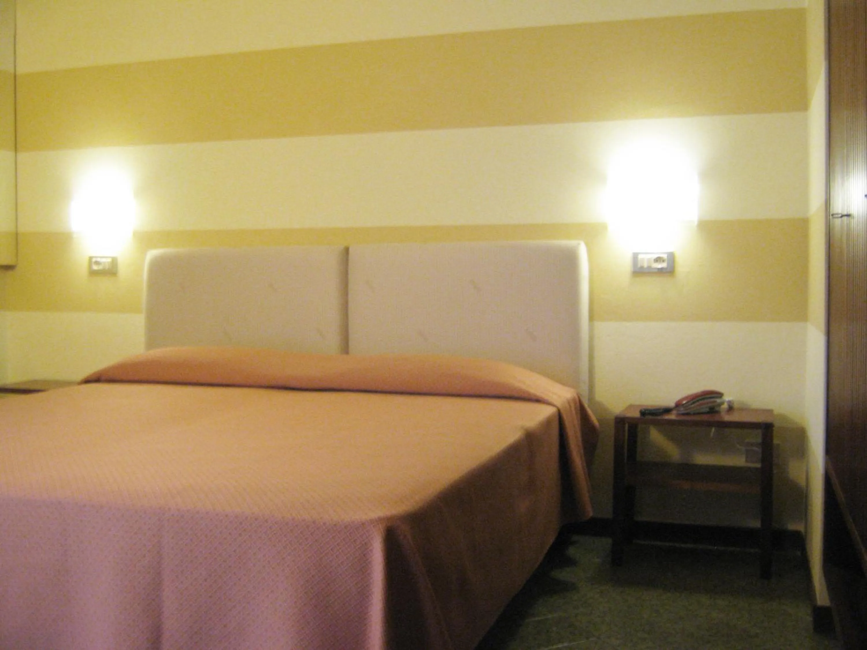 Photo of the whole room, Bed in Hotel Reale