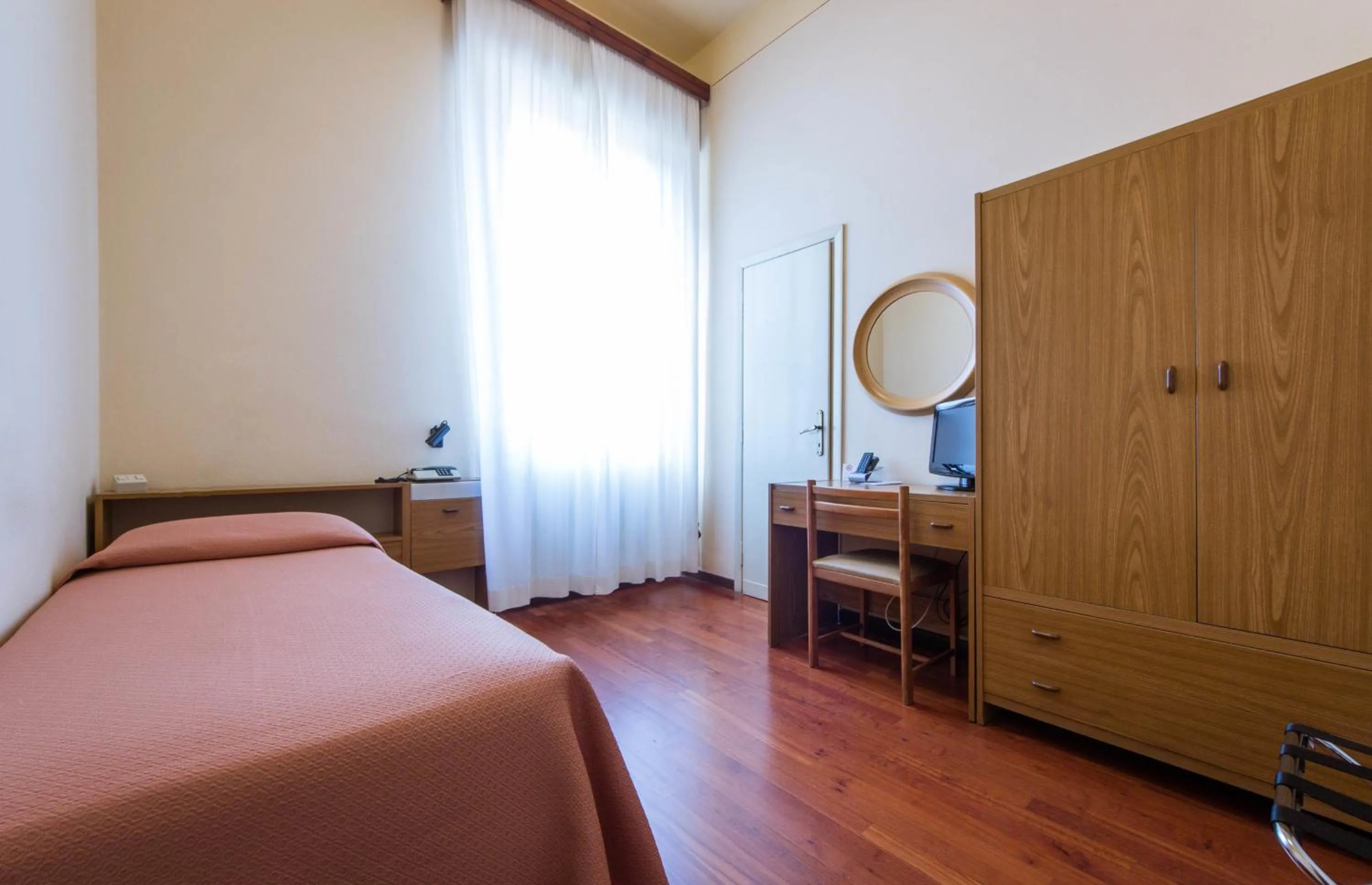 Photo of the whole room, Bed in Hotel Reale