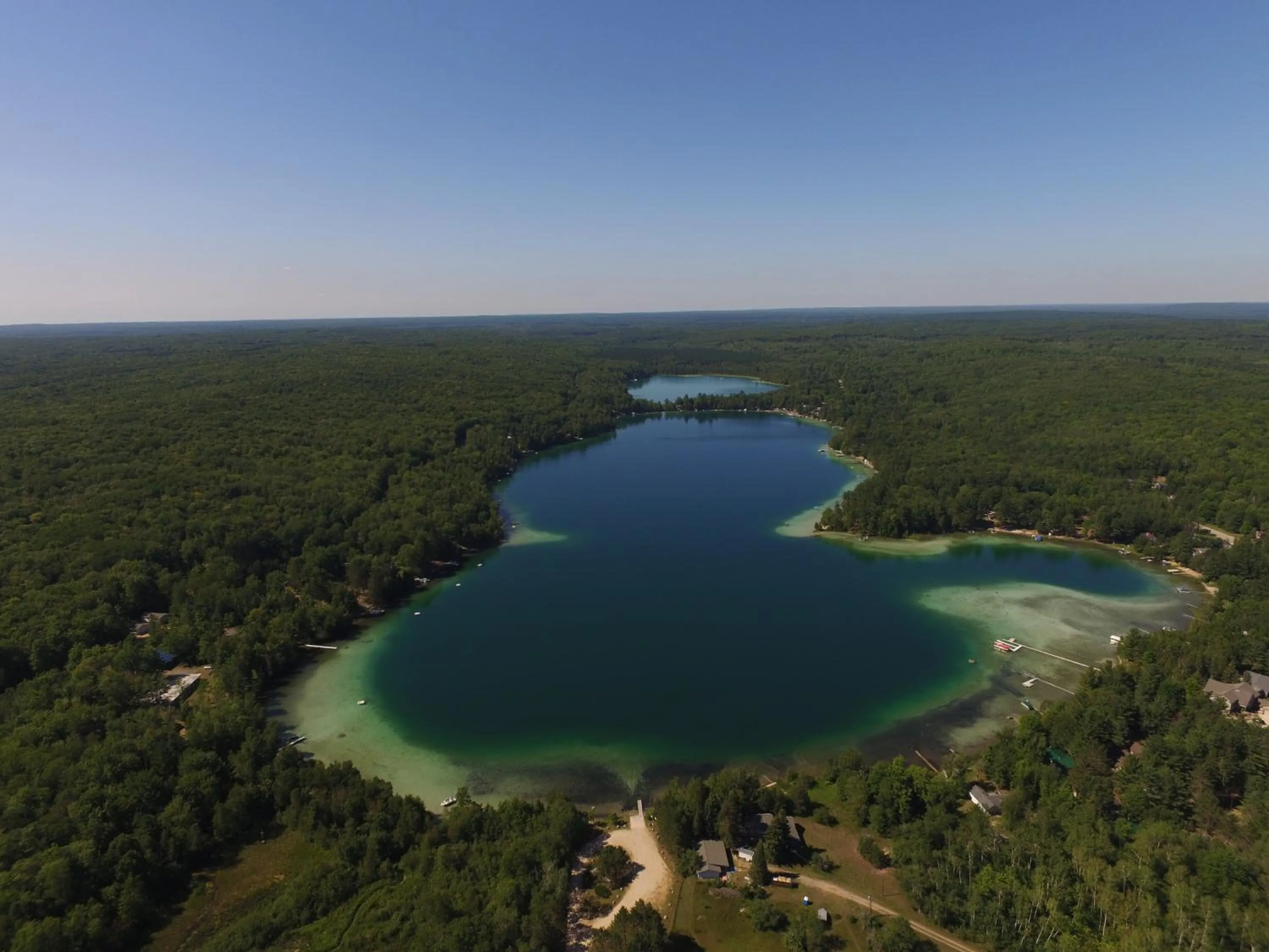 Bird's eye view in Log Cottage on Blue Lake