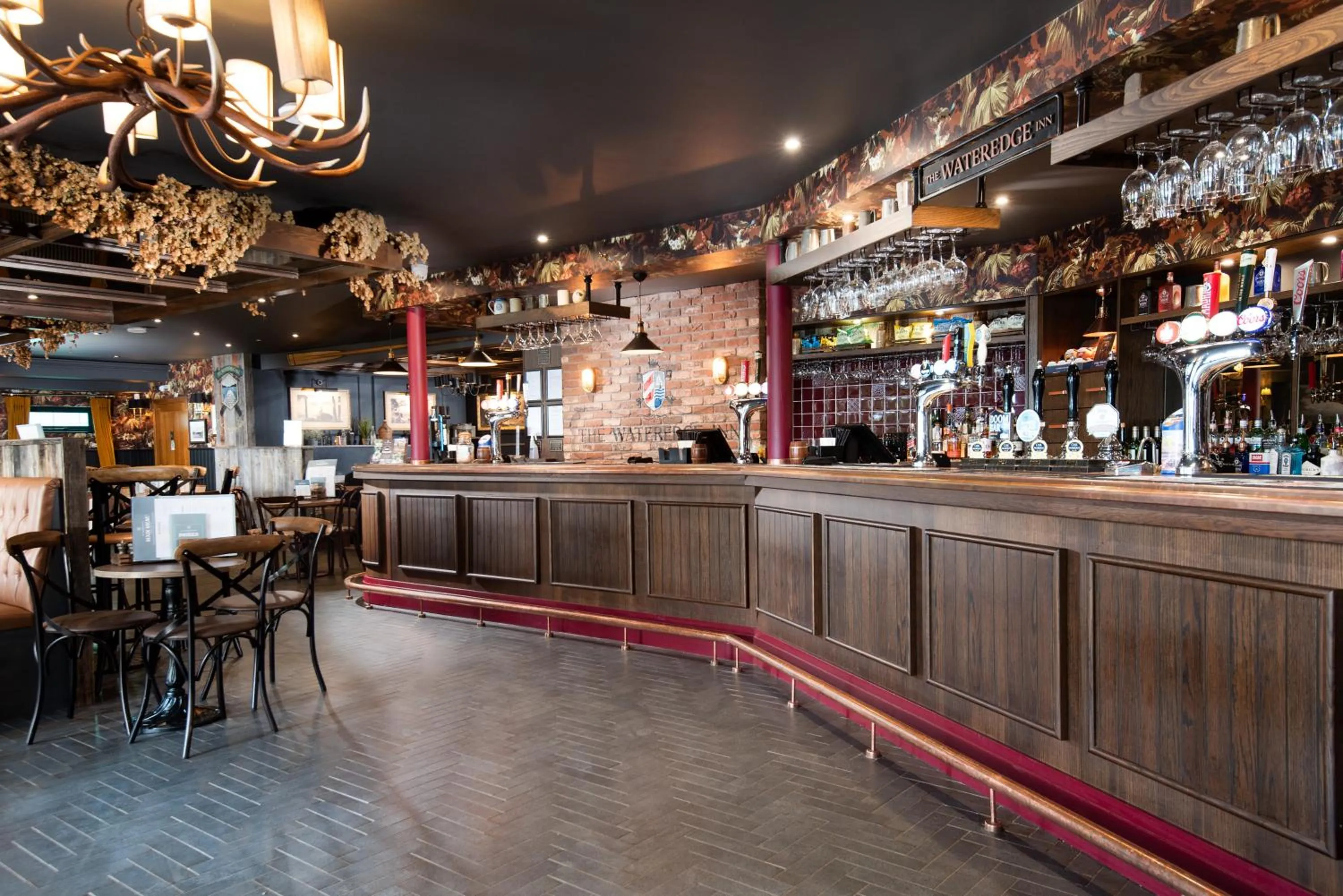 Lounge or bar in Wateredge Inn- The Inn Collection Group