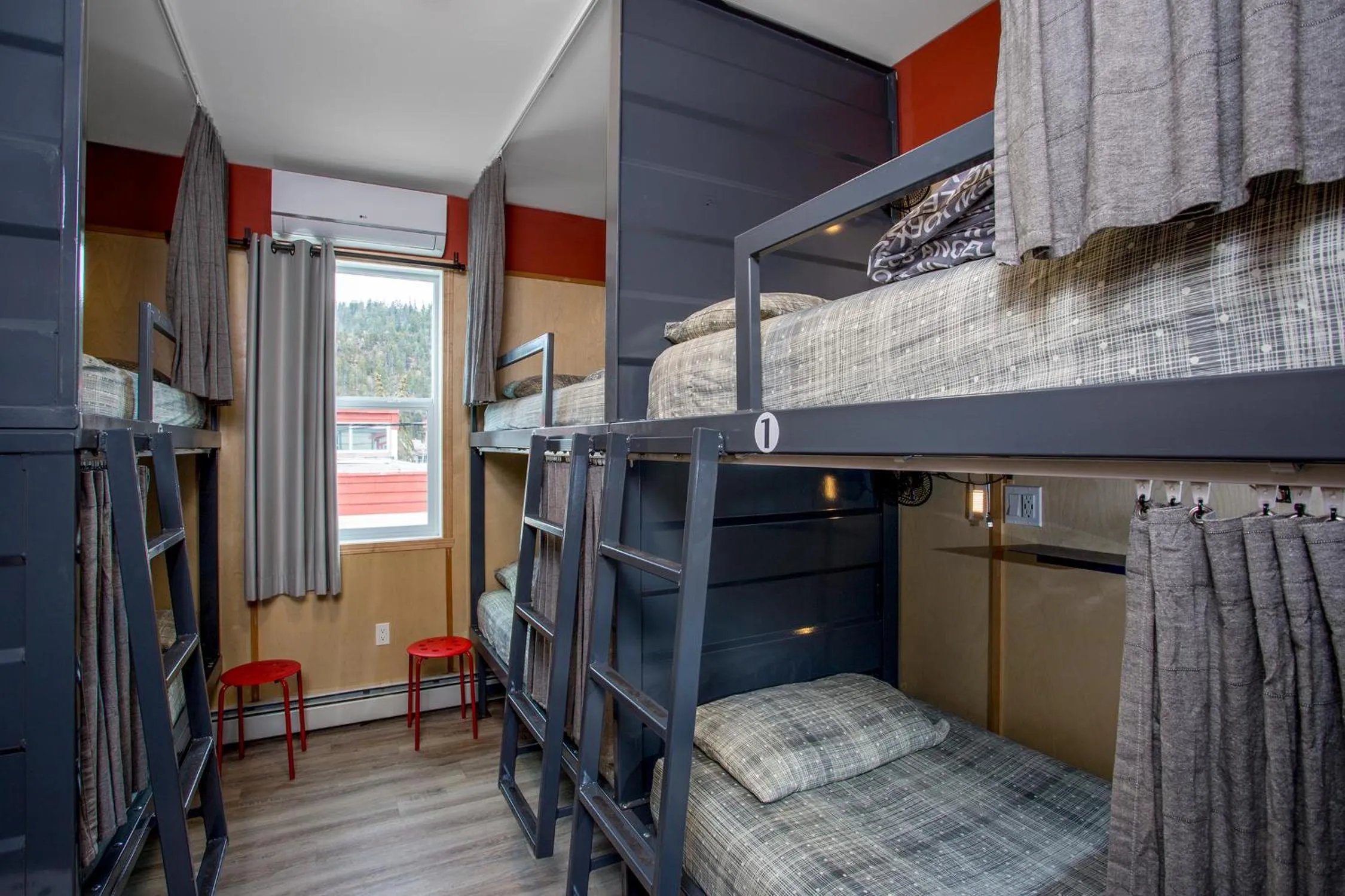 Bed in Jasper Downtown Hostel