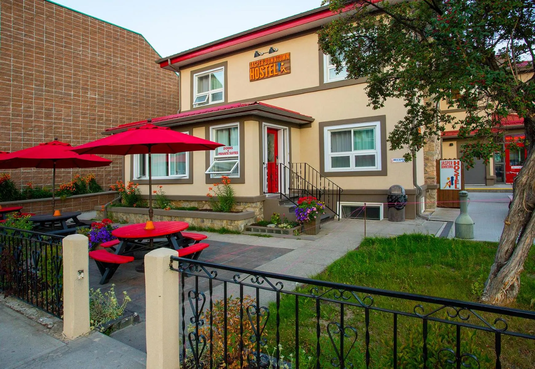 Property building in Jasper Downtown Hostel