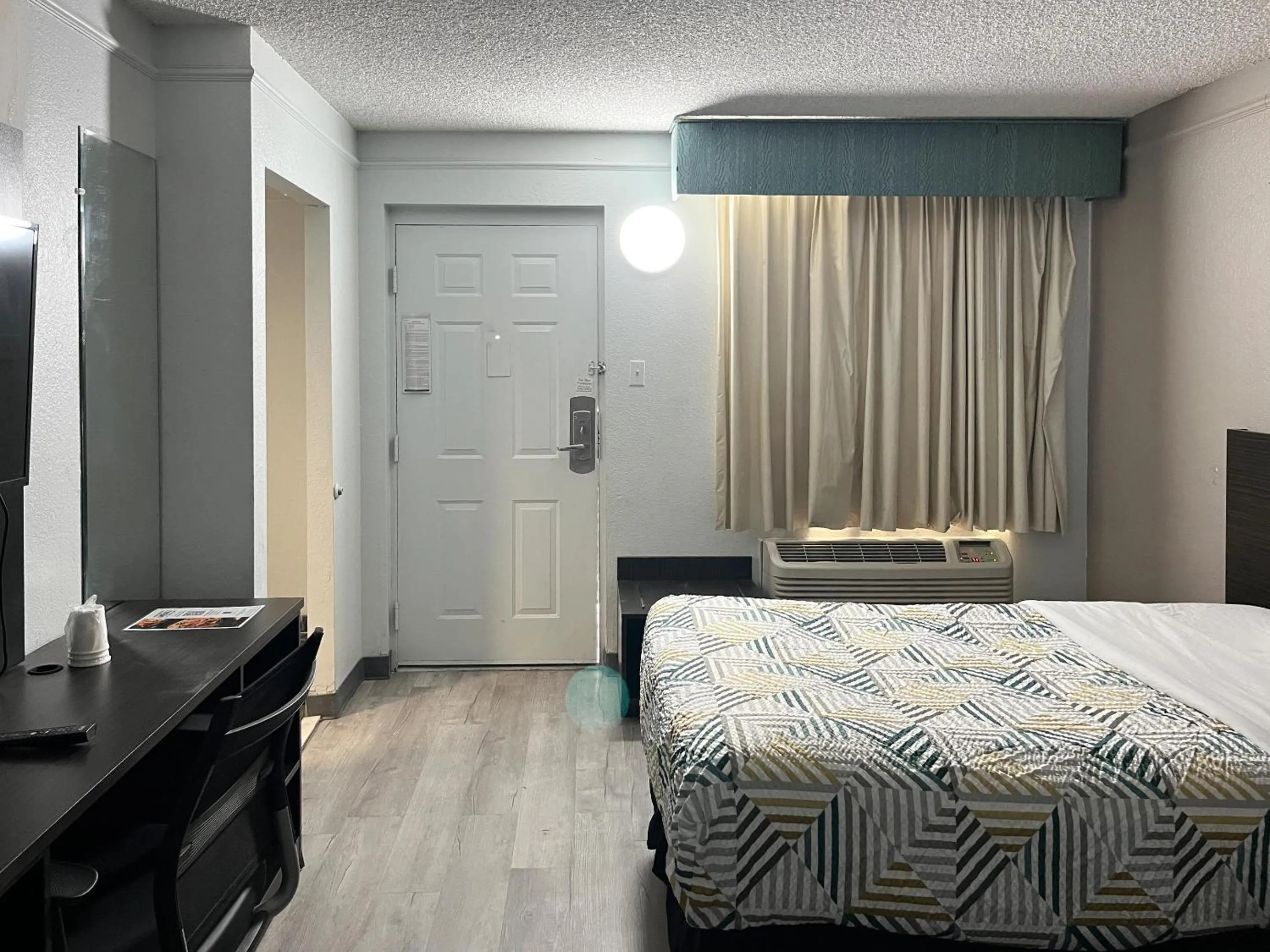 Bed in Motel 6-Council Bluffs, IA - Omaha East