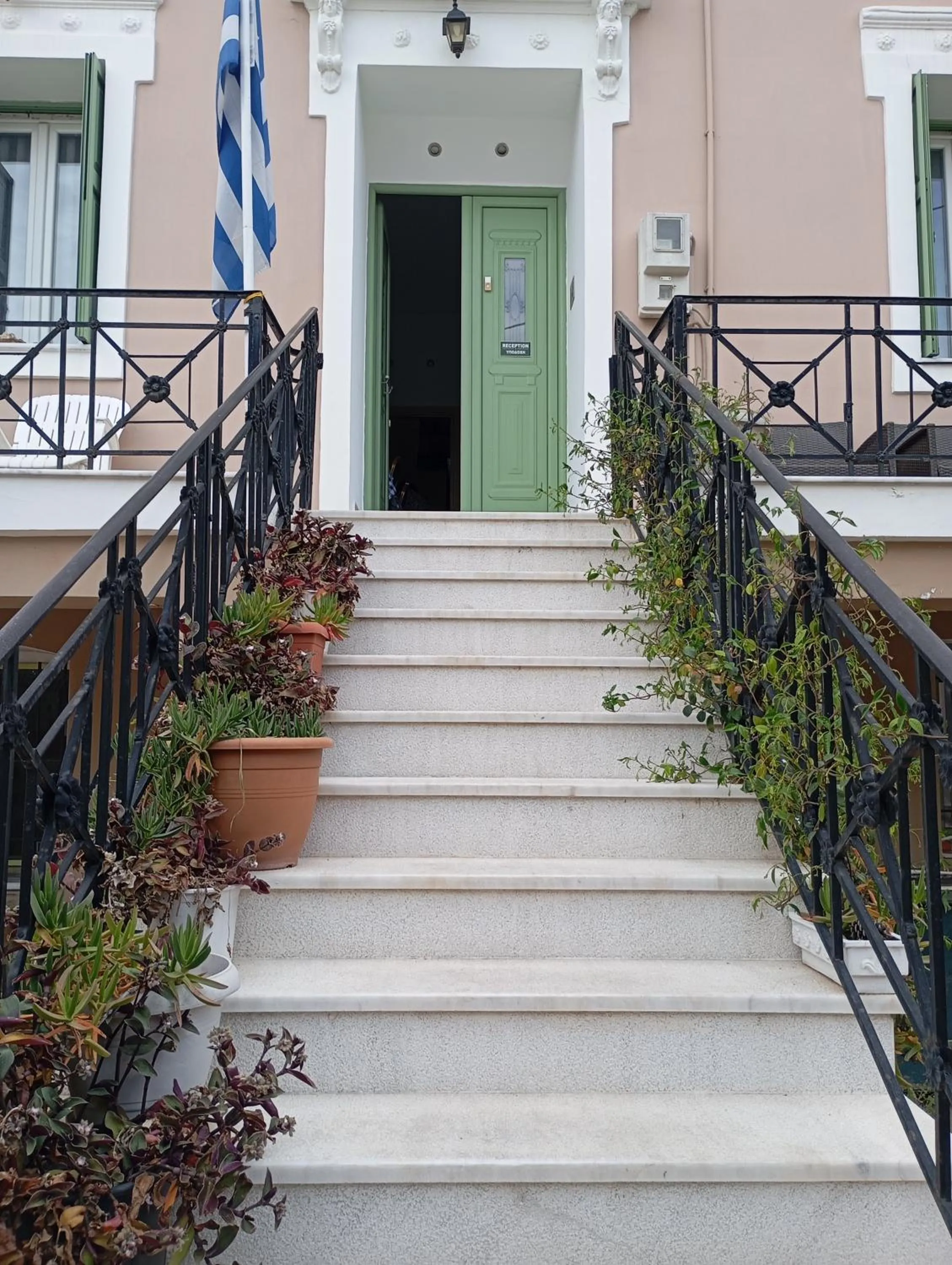 Facade/entrance in Pyrgos Sofokleous