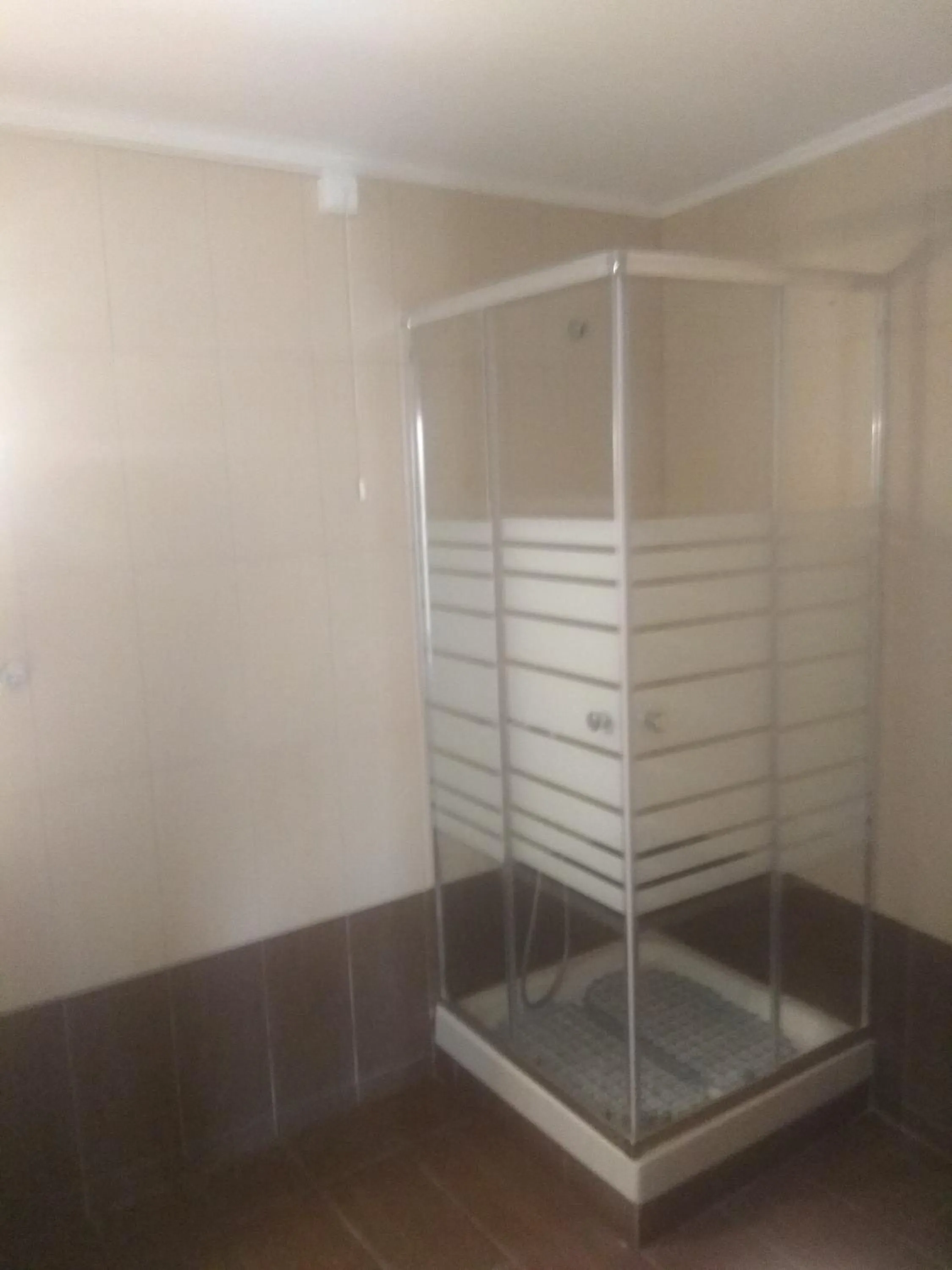 Shower in Pyrgos Sofokleous