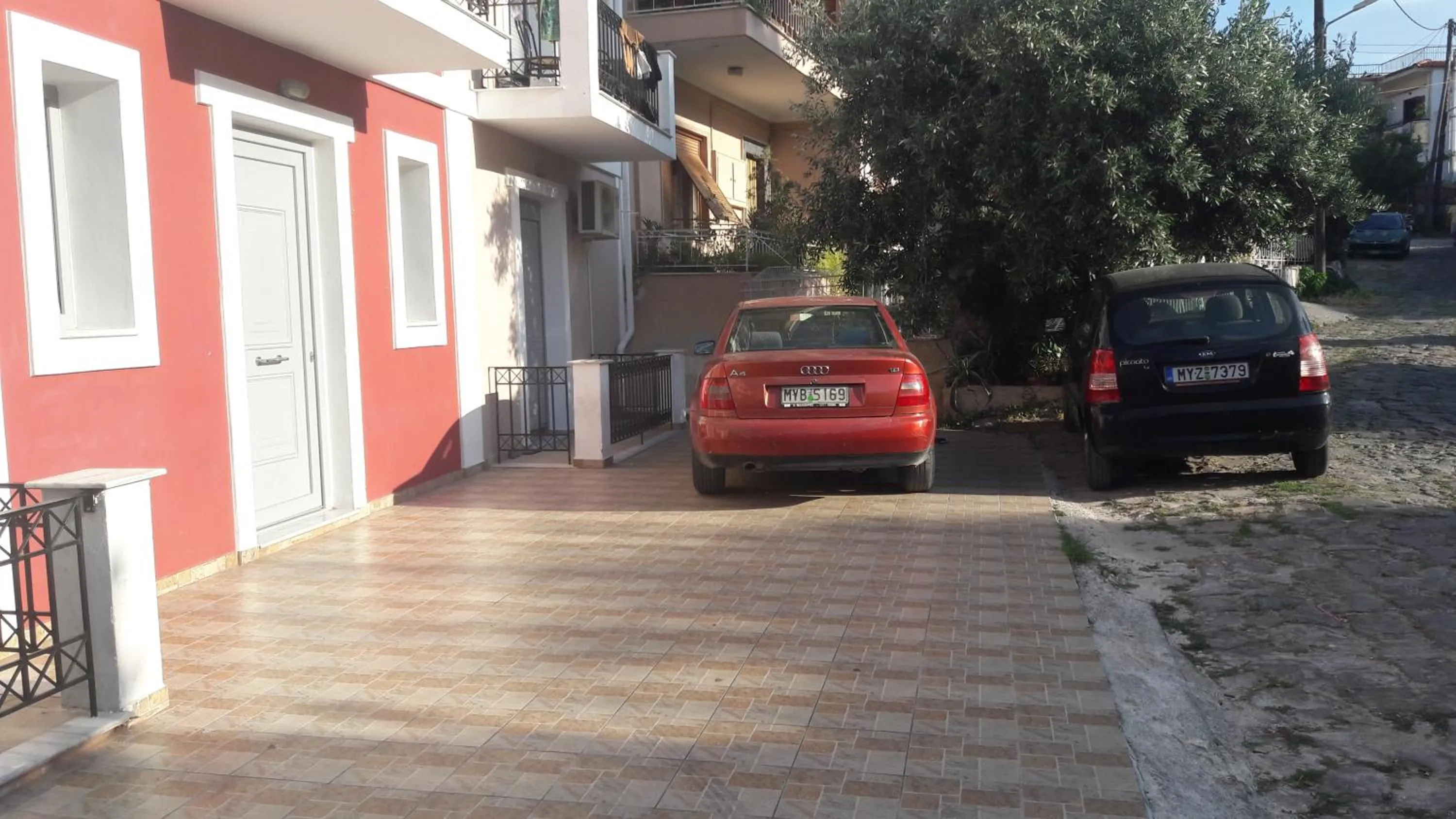 Facade/entrance in Pyrgos Sofokleous