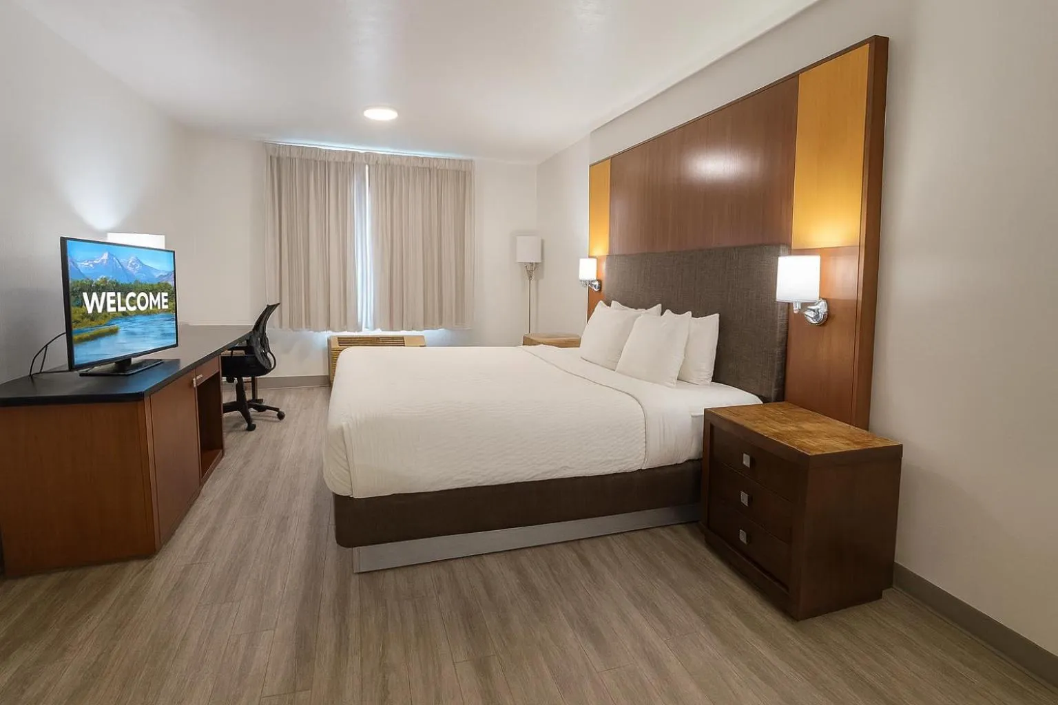 Bed in Clarion Inn Idaho Falls Riverfront