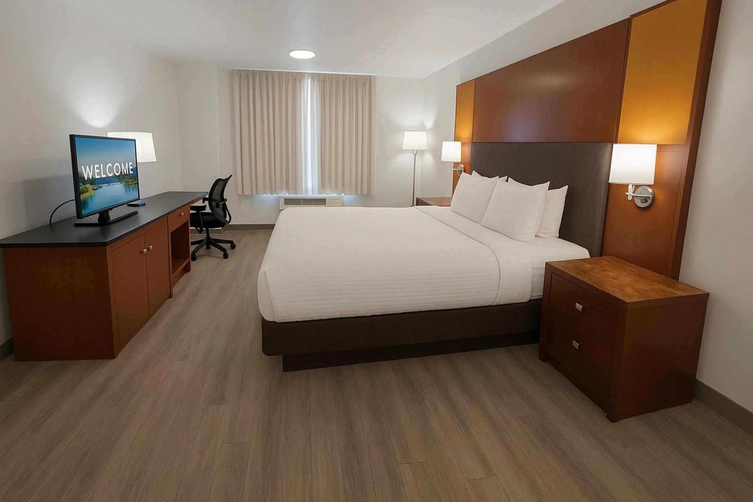 Bedroom, Bed in Clarion Inn Idaho Falls Riverfront