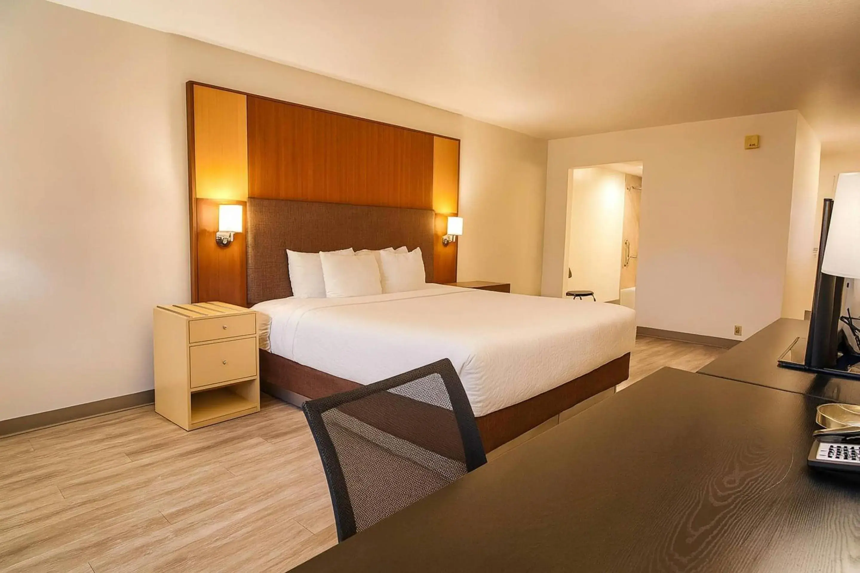 Bedroom, Bed in Clarion Inn Idaho Falls Riverfront Bedroom, Bed in Clarion Inn Idaho Falls Riverfront