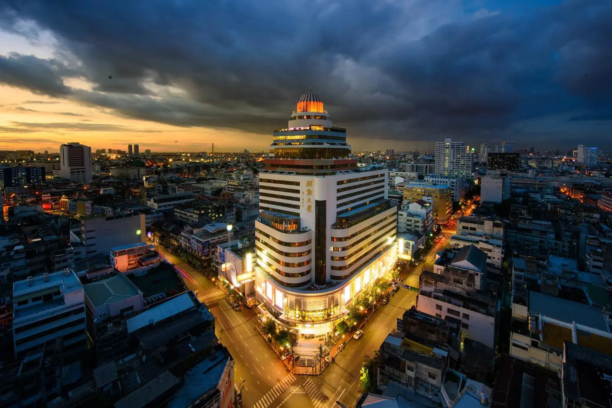 Property building in Grand China Bangkok Property building in Grand China Bangkok