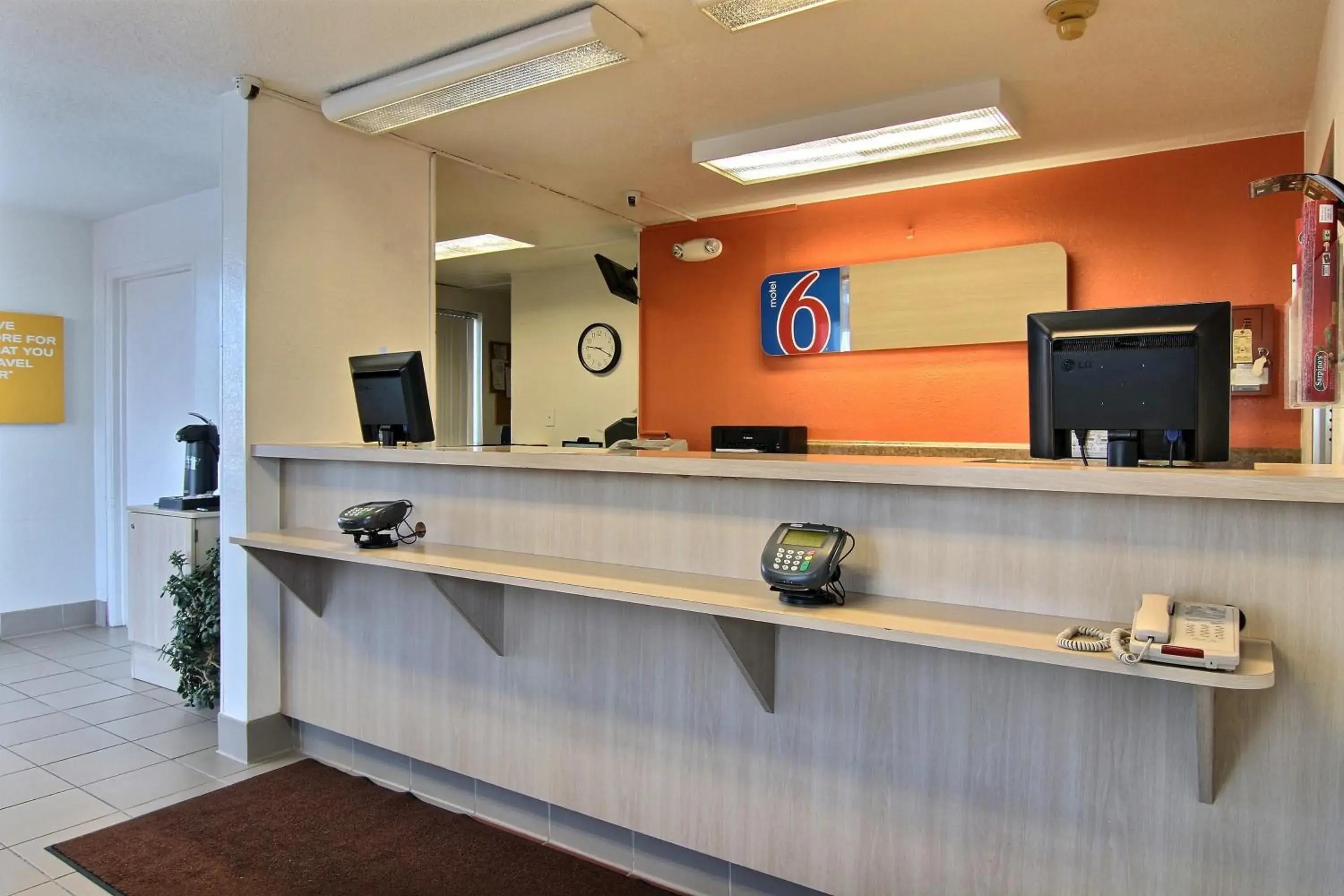 Lobby or reception, Lobby/Reception in Motel 6-Fargo, ND - West Acres - North Fargo