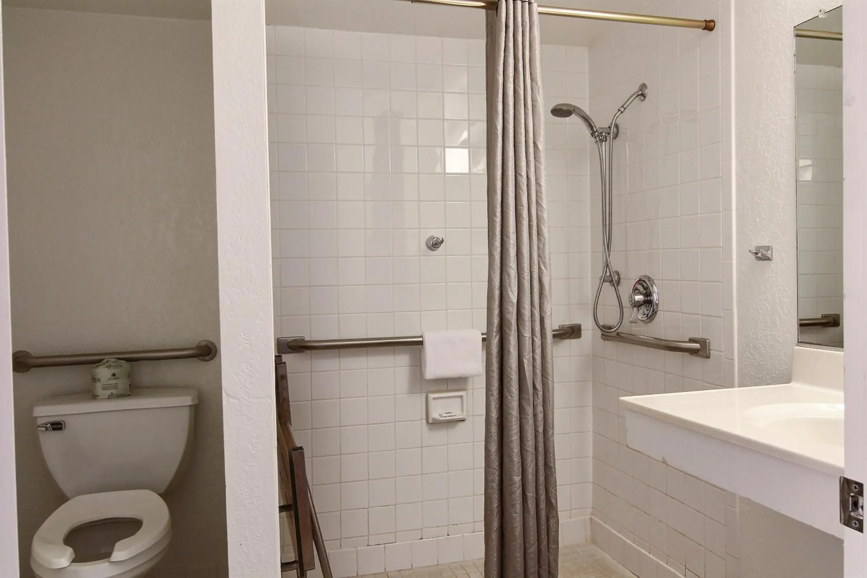 Bathroom in Motel 6-Fargo, ND - West Acres - North Fargo