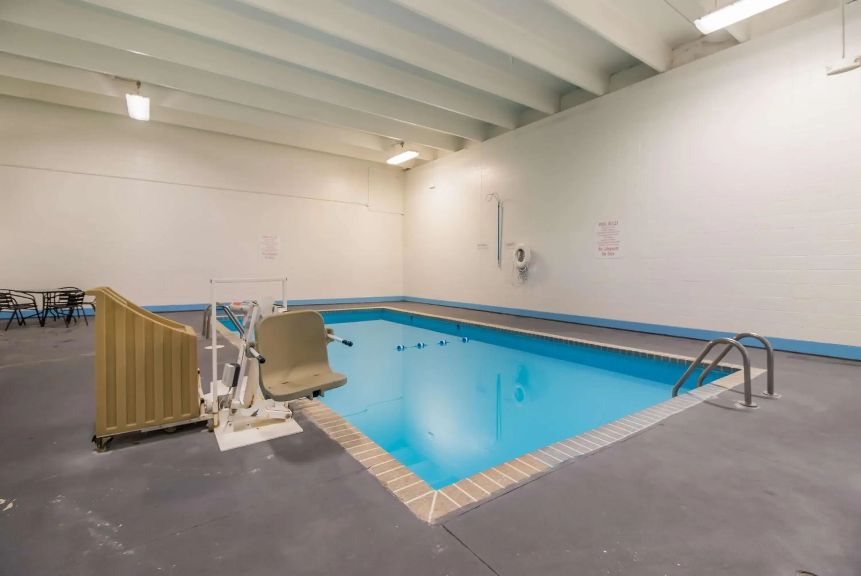 Pool view, Swimming Pool in Motel 6-Fargo, ND - West Acres - North Fargo