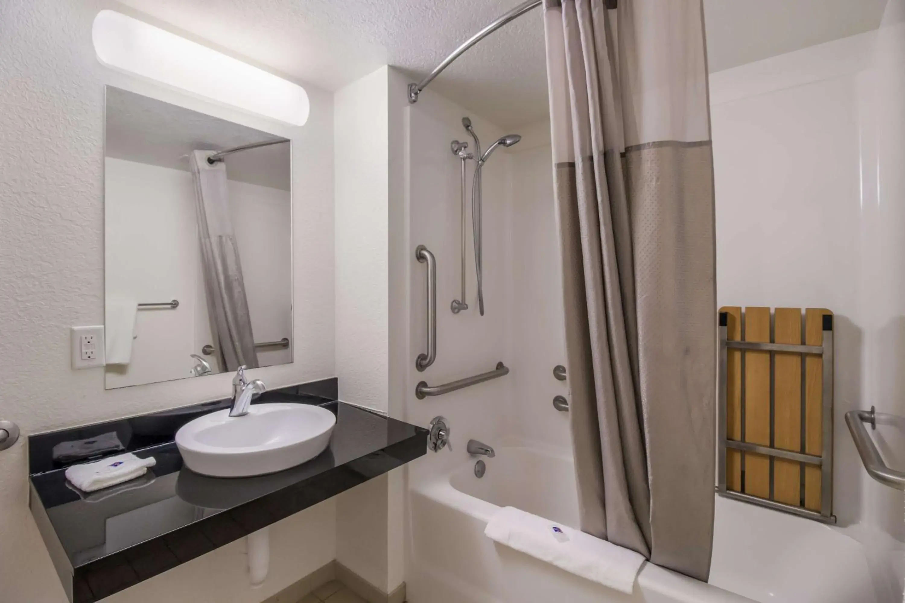 Bathroom in Motel 6-Fargo, ND - West Acres - North Fargo