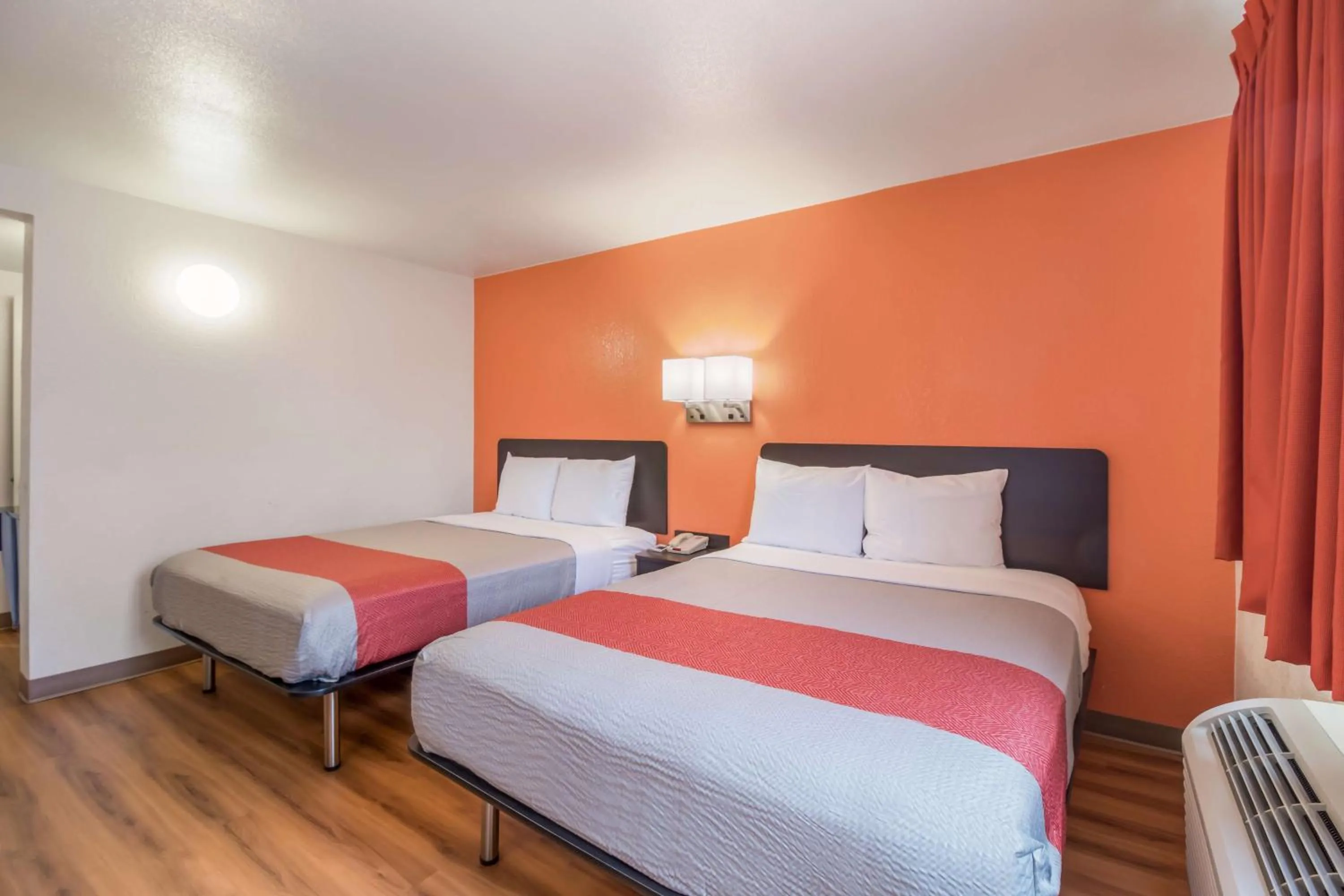 Double Room - single occupancy - Disability Access - Non-Smoking in Motel 6-Fargo, ND - West Acres - North Fargo