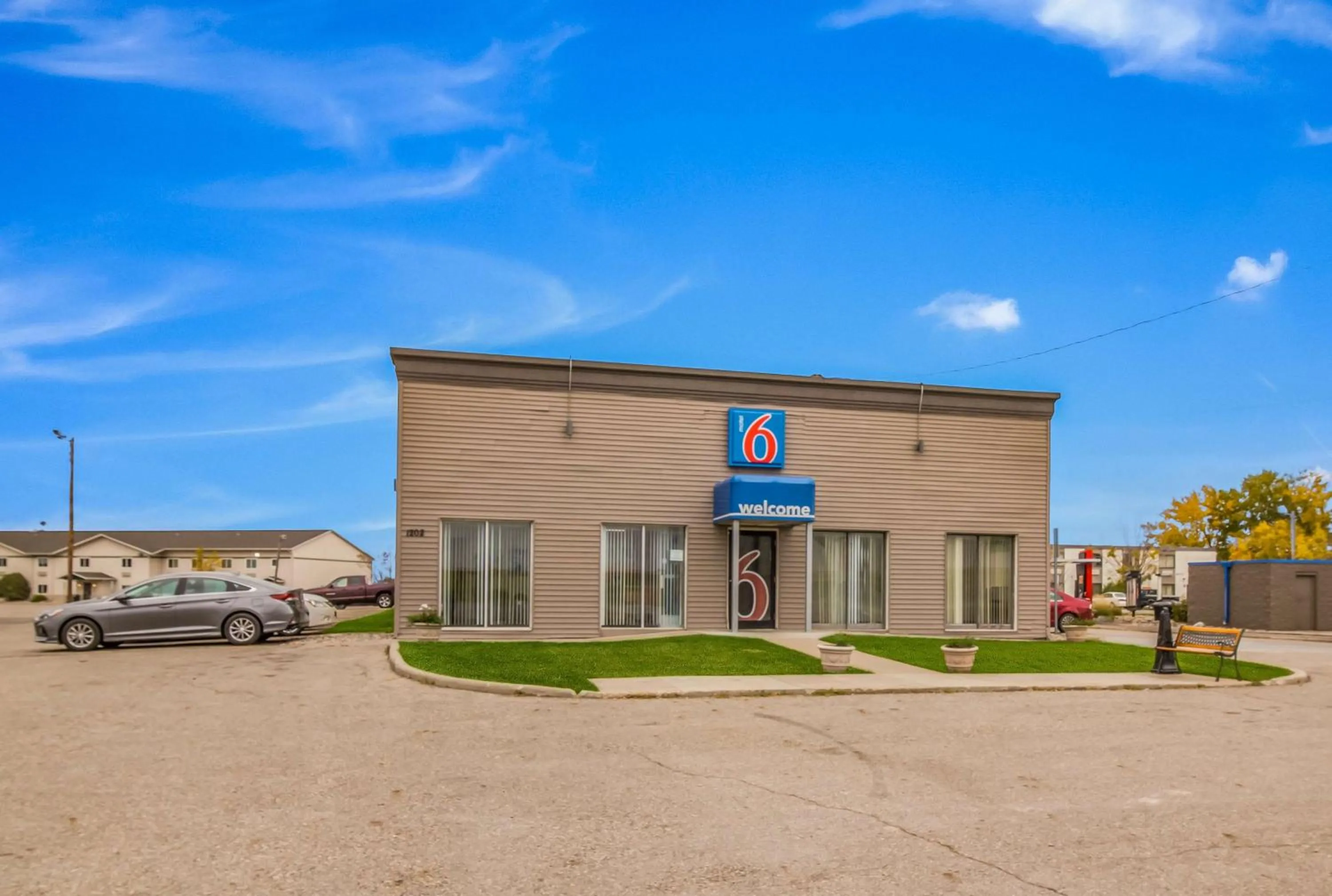 Property building in Motel 6-Fargo, ND - West Acres - North Fargo
