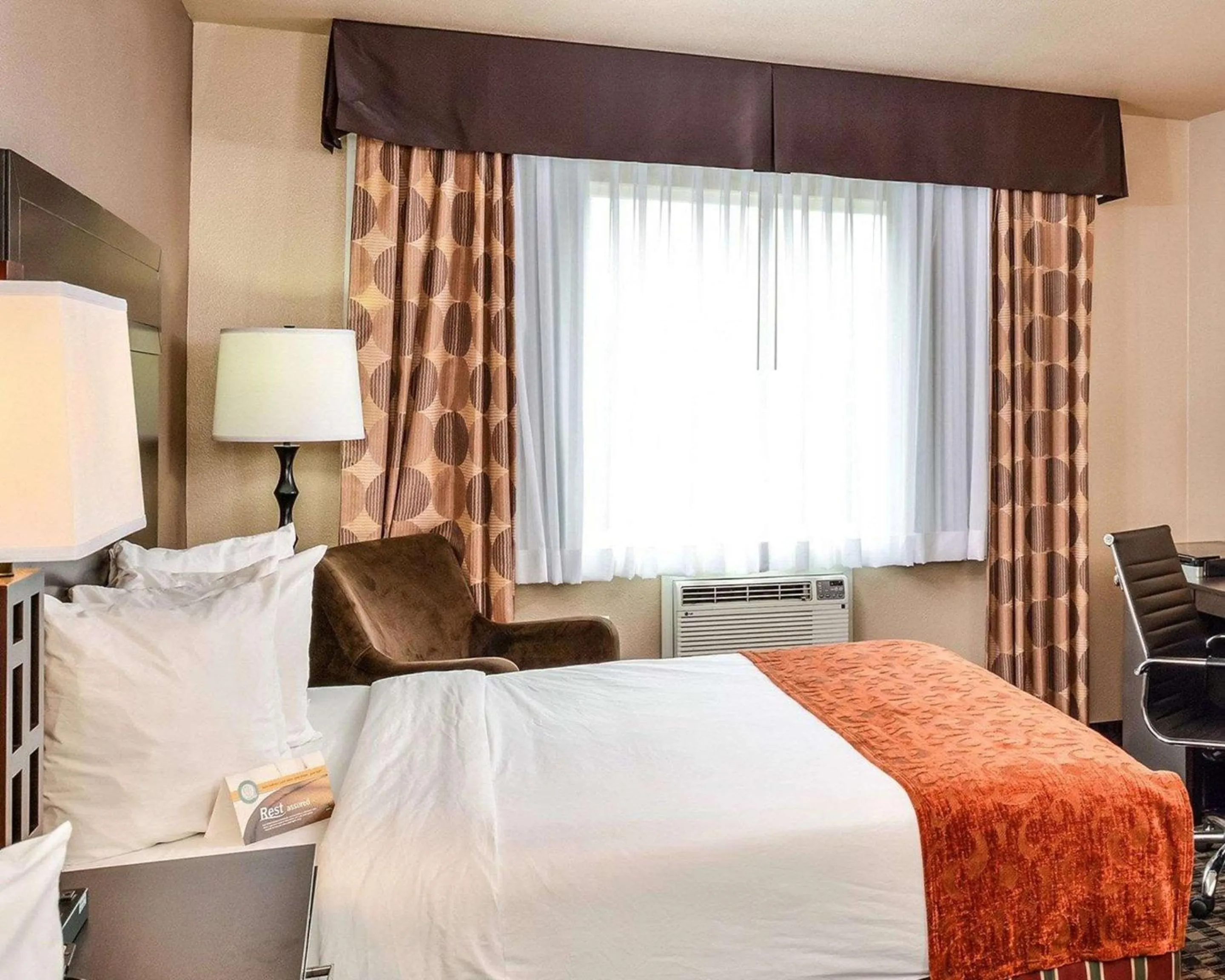 Photo of the whole room in Quality Inn Hotel, Kent - Seattle