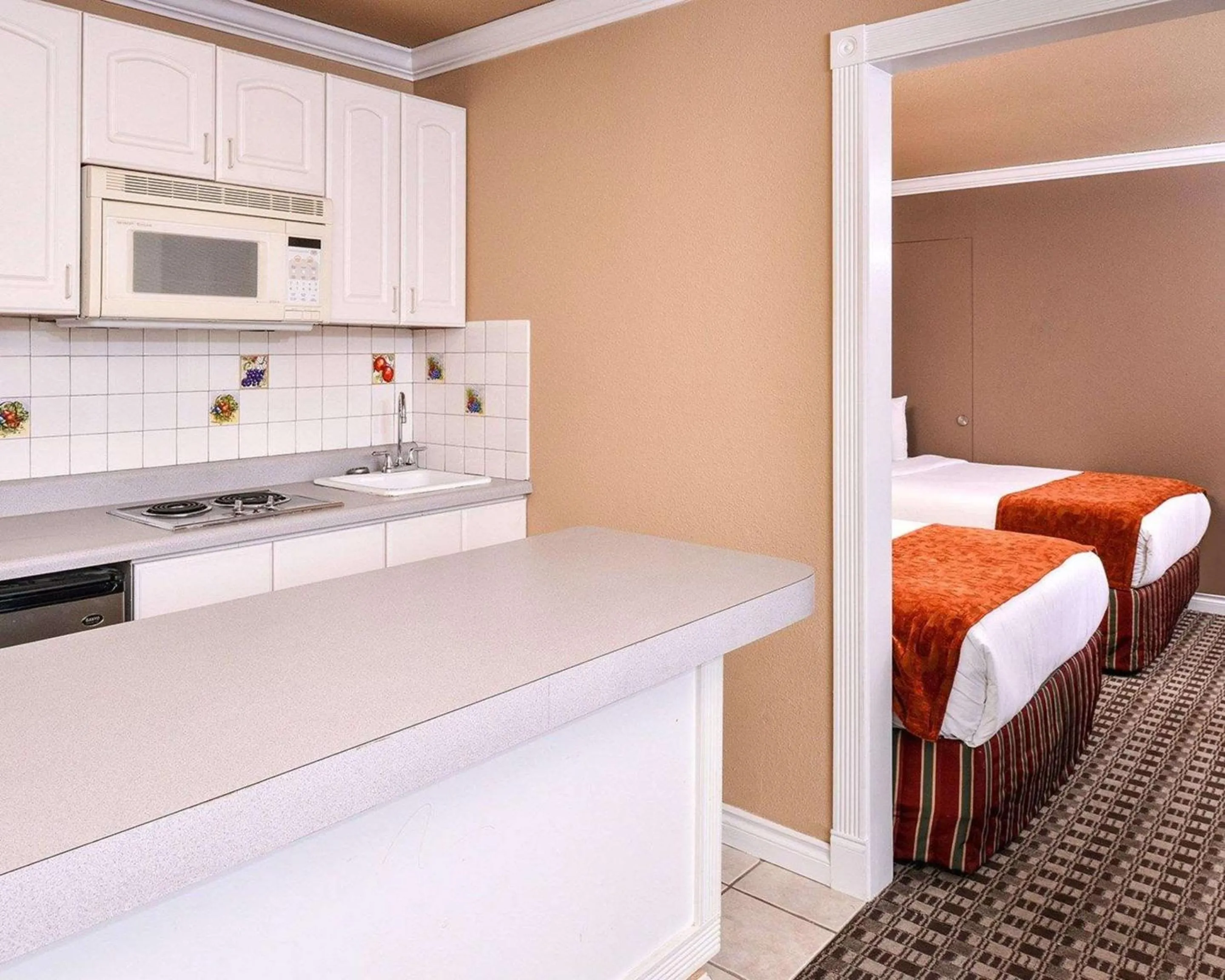 Photo of the whole room in Quality Inn Hotel, Kent - Seattle