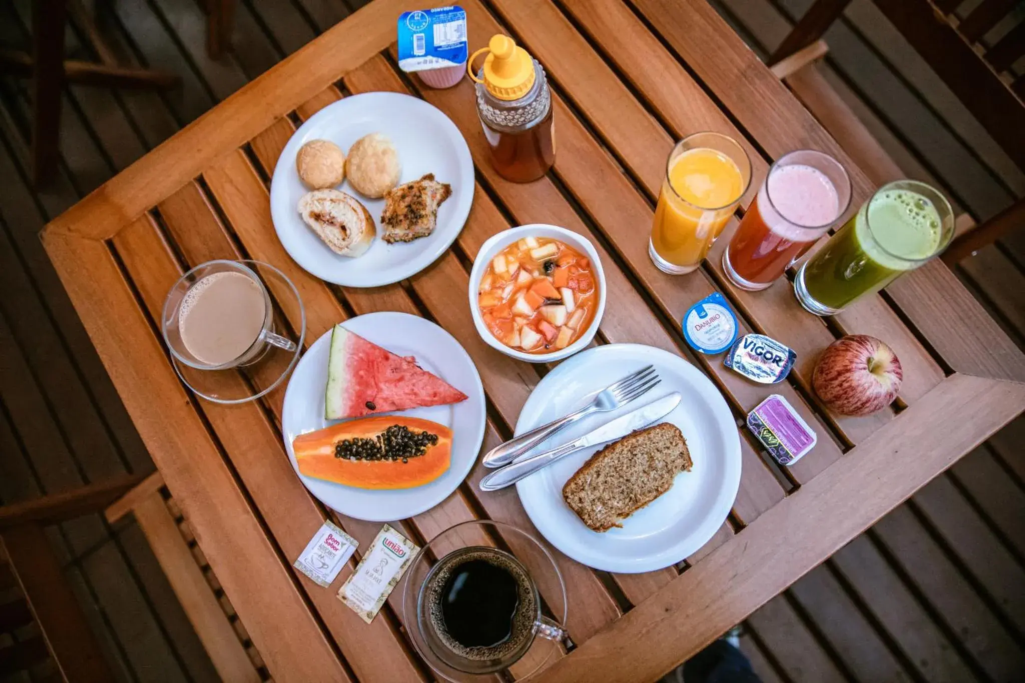 Continental breakfast in Fênix Hotel Varginha Continental breakfast in Fênix Hotel Varginha