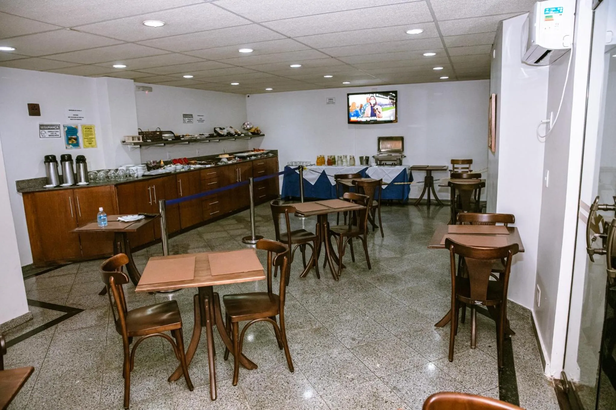 Restaurant/places to eat in Fênix Hotel Varginha