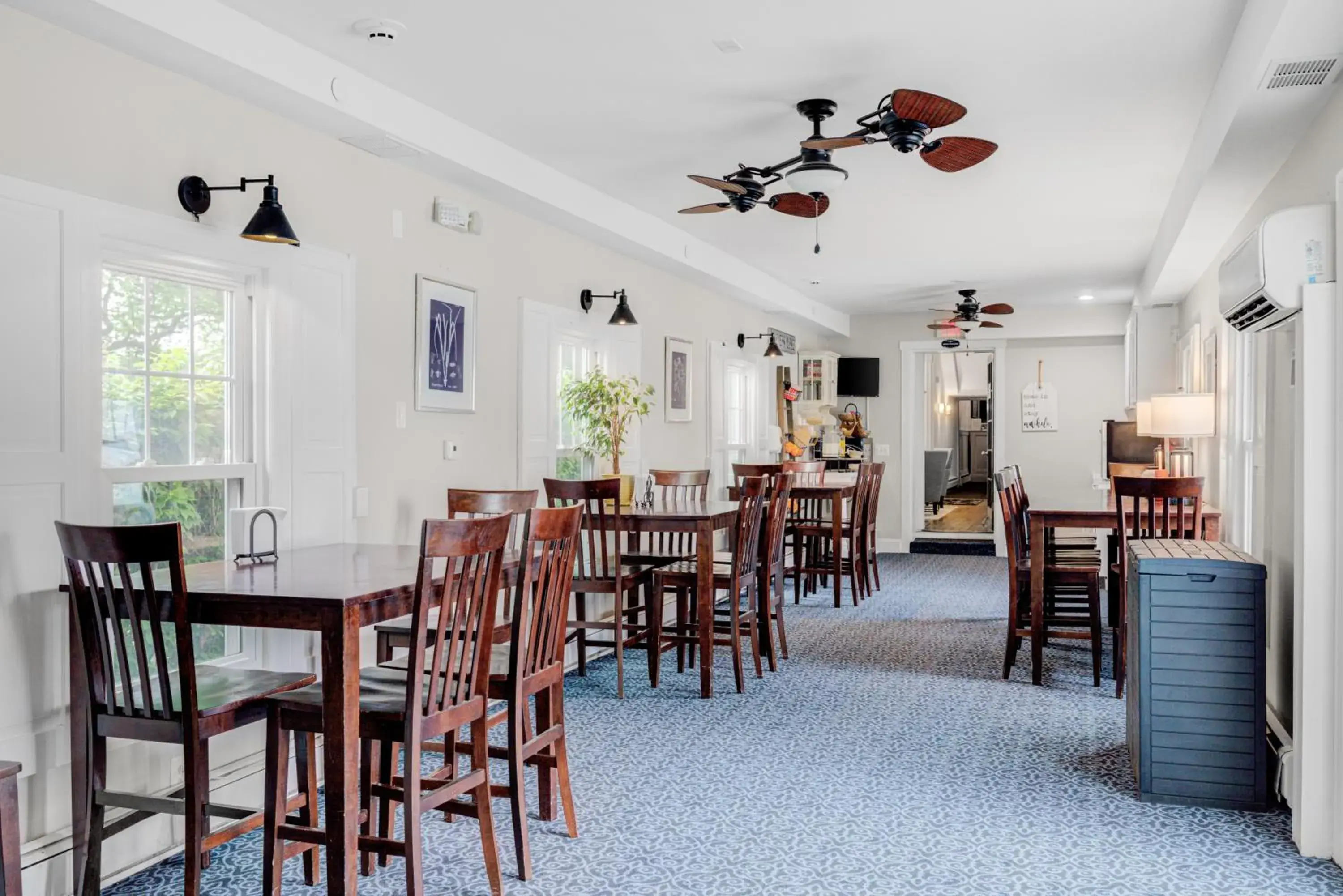 Communal lounge/ TV room in The Hewitt Wellington Hotel Communal lounge/ TV room in The Hewitt Wellington Hotel